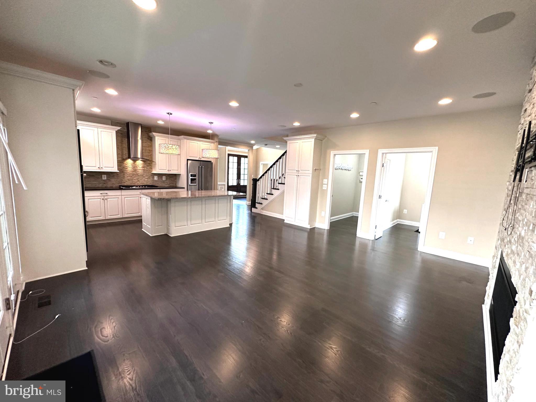 Real estate listing preview #17