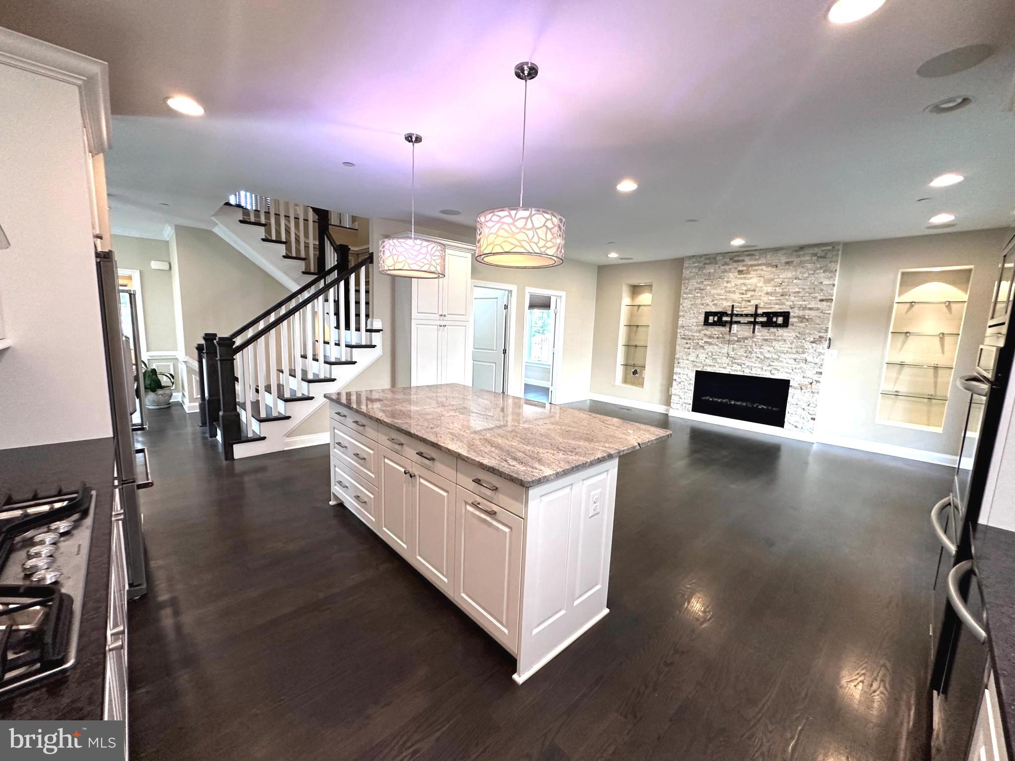 Real estate listing preview #11