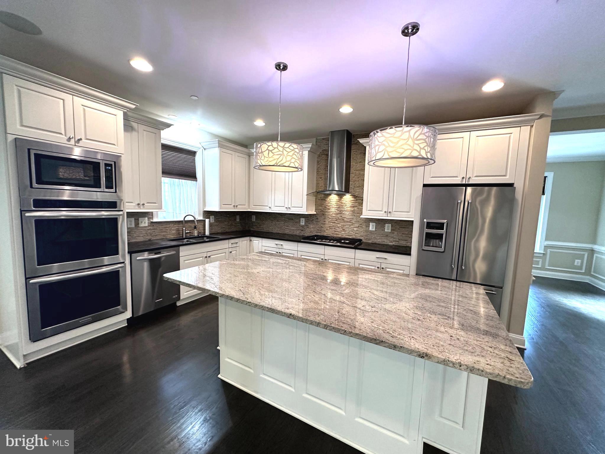 Real estate listing preview #13