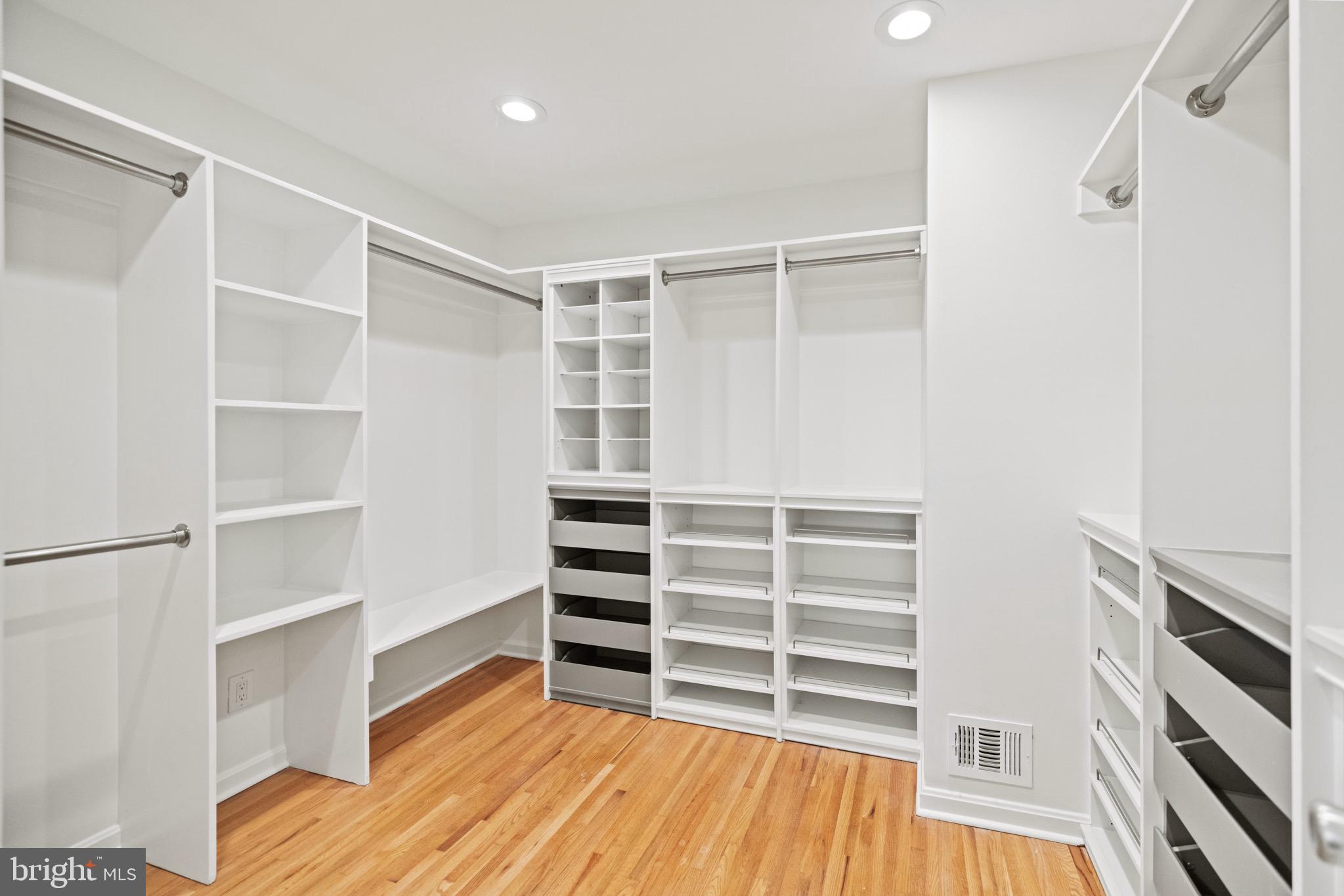 Real estate listing preview #26