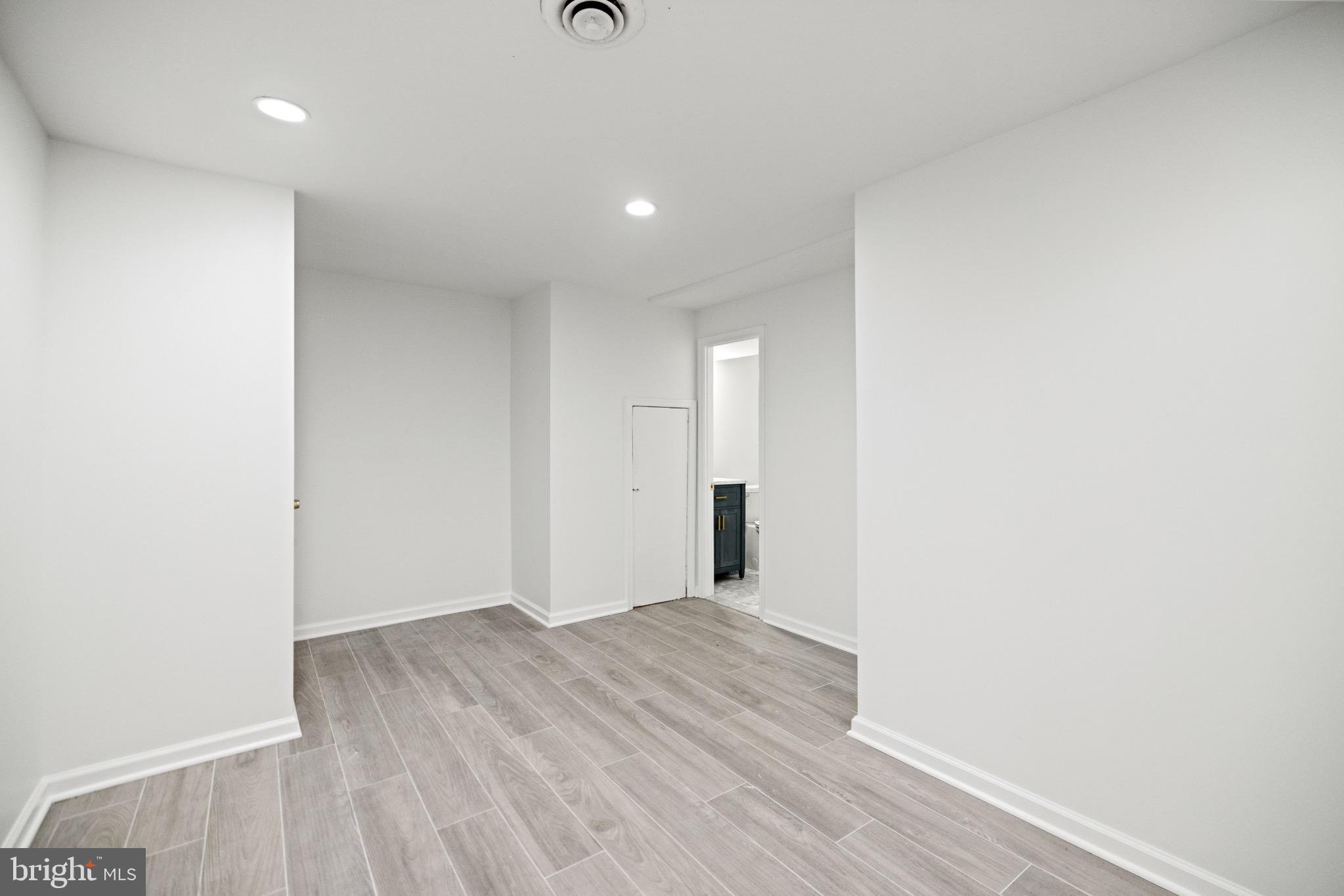 Real estate listing preview #42