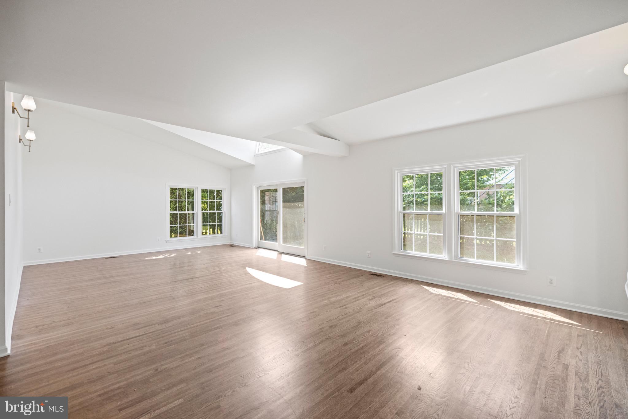 Real estate listing preview #9