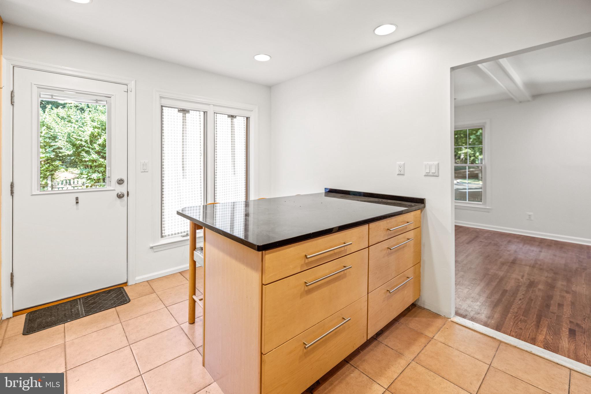 Real estate listing preview #17