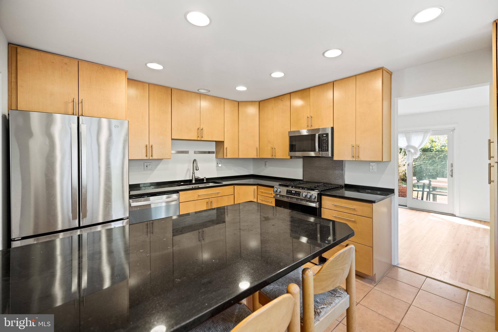 Real estate listing preview #18