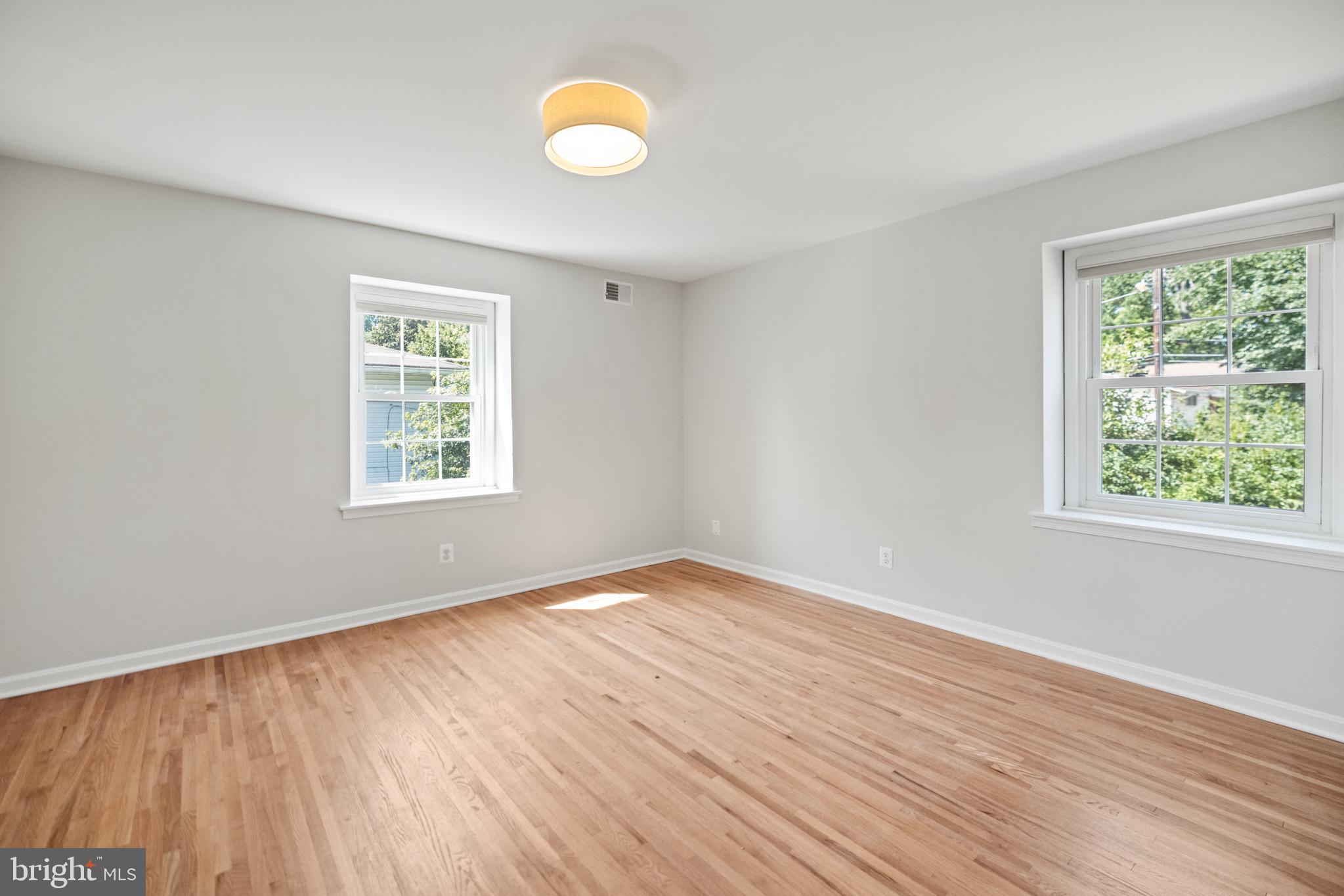 Real estate listing preview #28