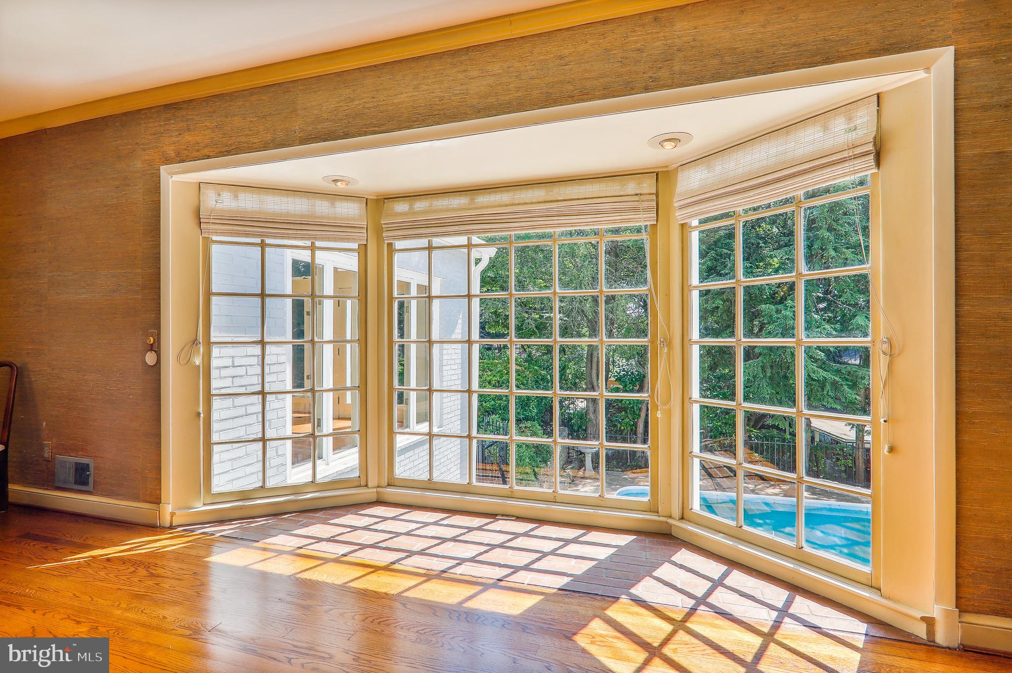 Real estate listing preview #14