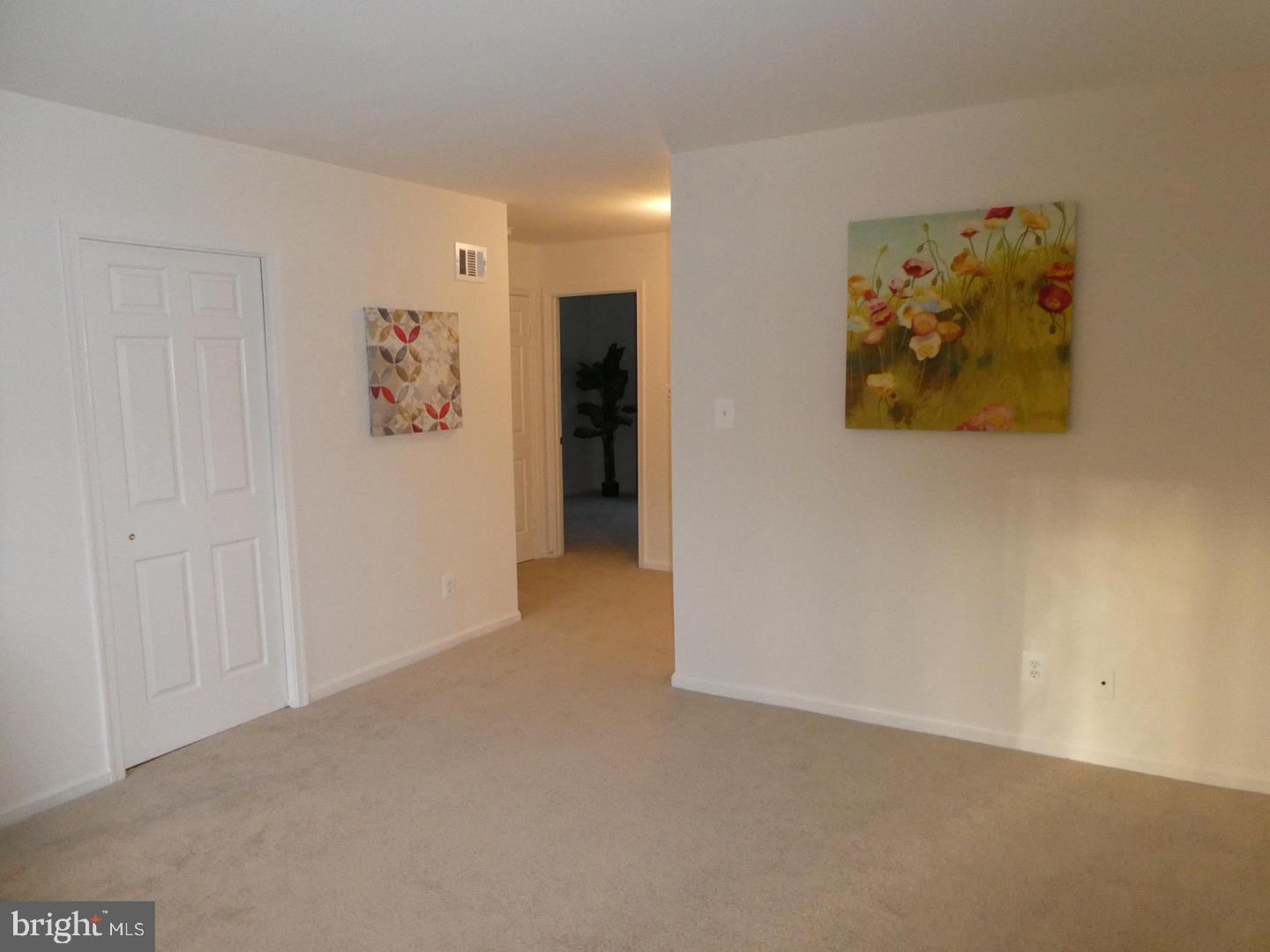 Real estate listing preview #5