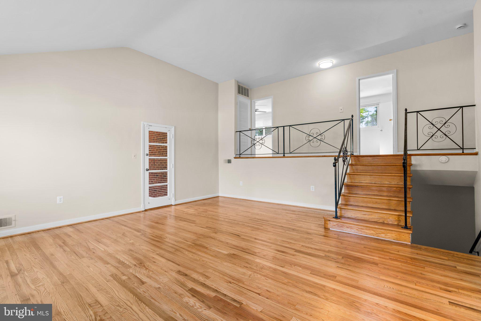 Real estate listing preview #5