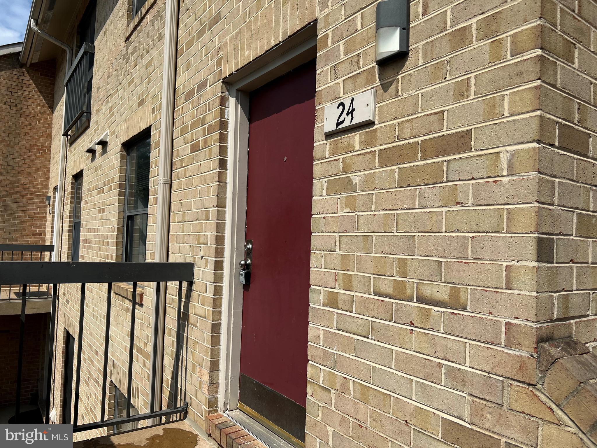 Real estate listing preview #1