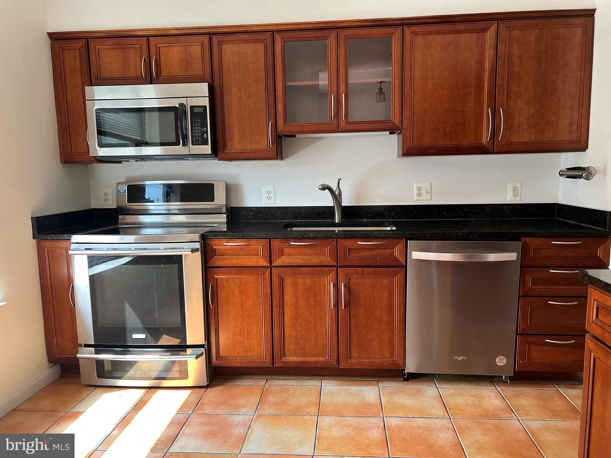 Real estate listing preview #4