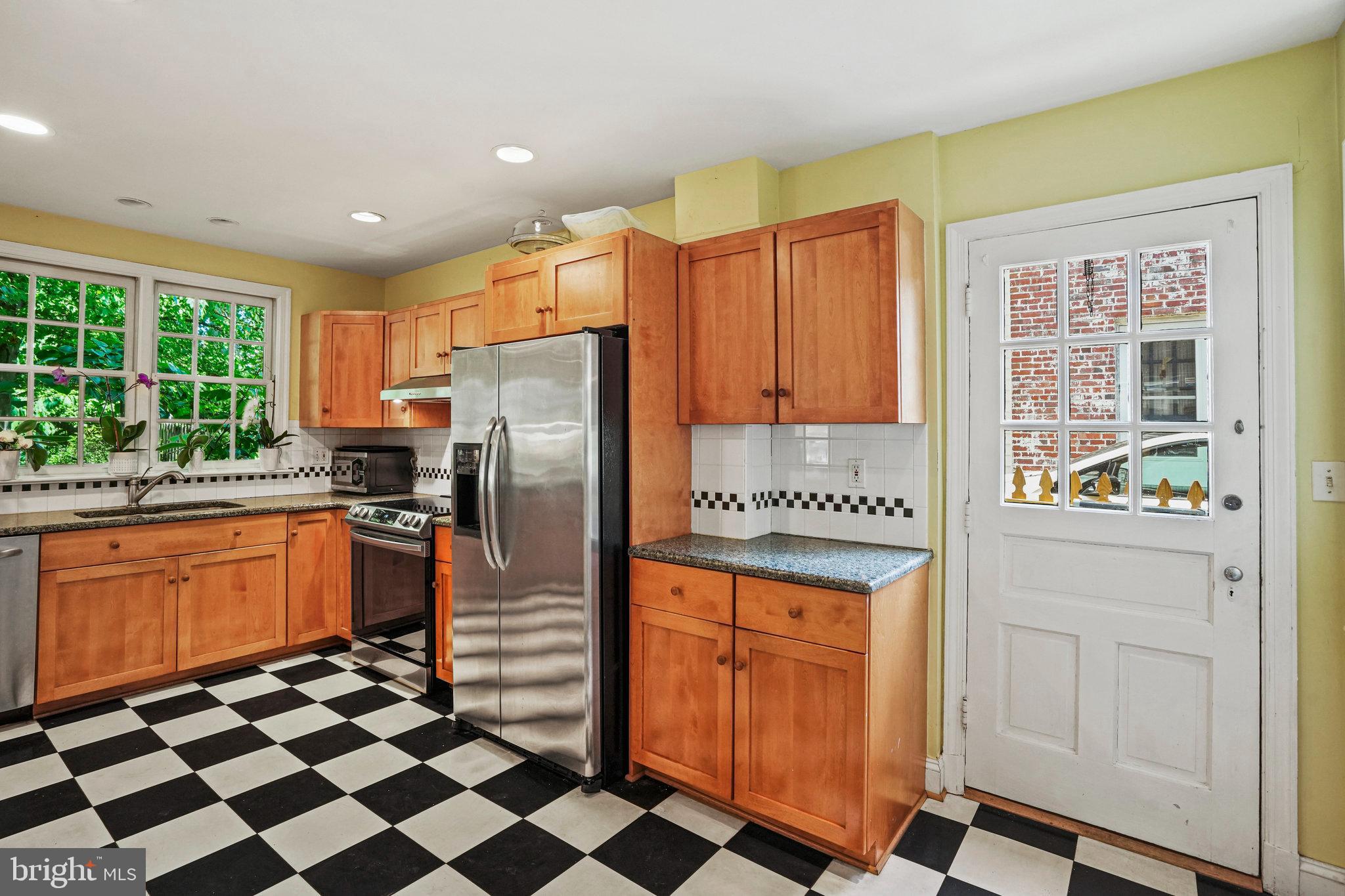 Real estate listing preview #9