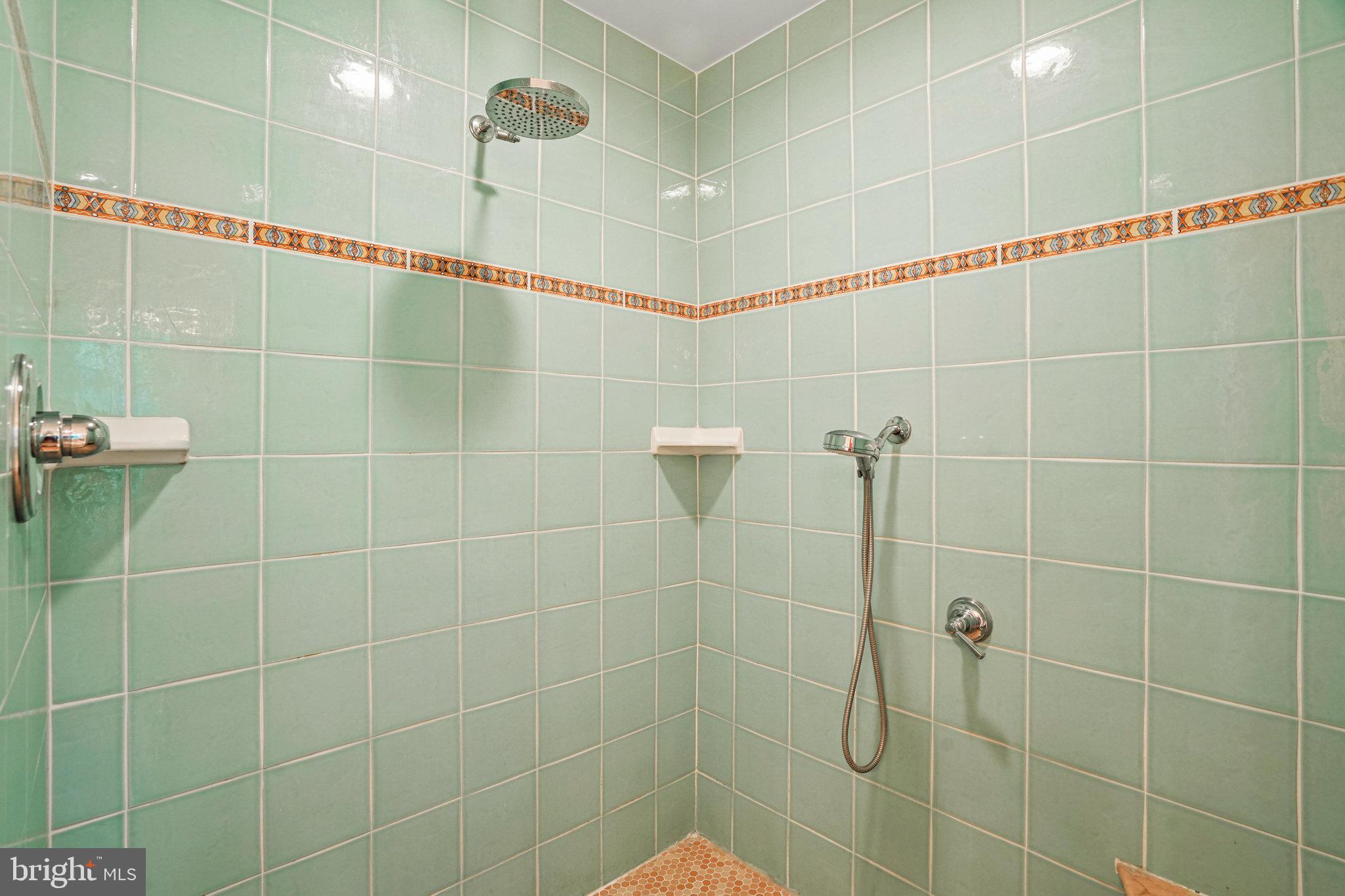 Real estate listing preview #18