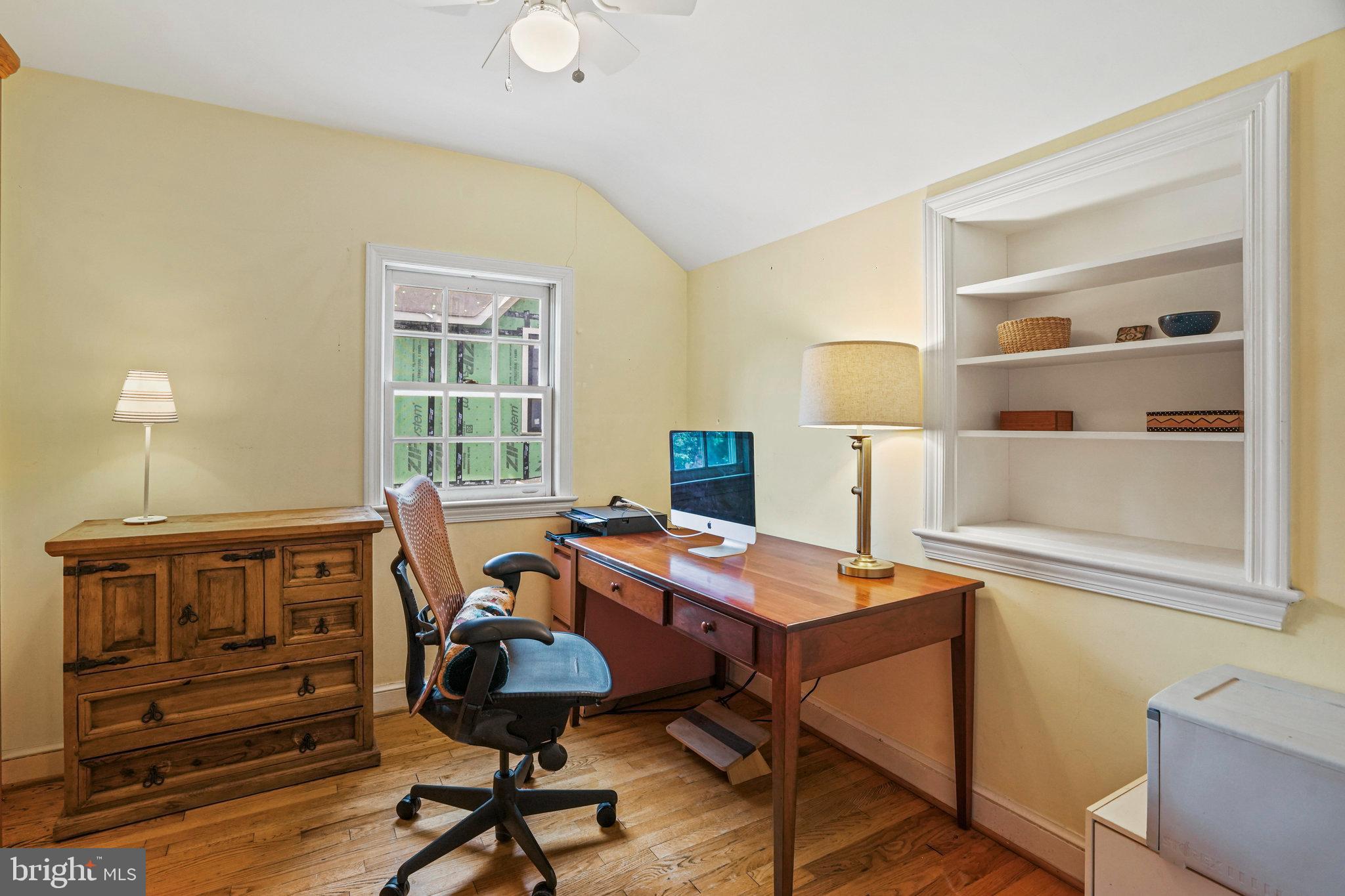 Real estate listing preview #24