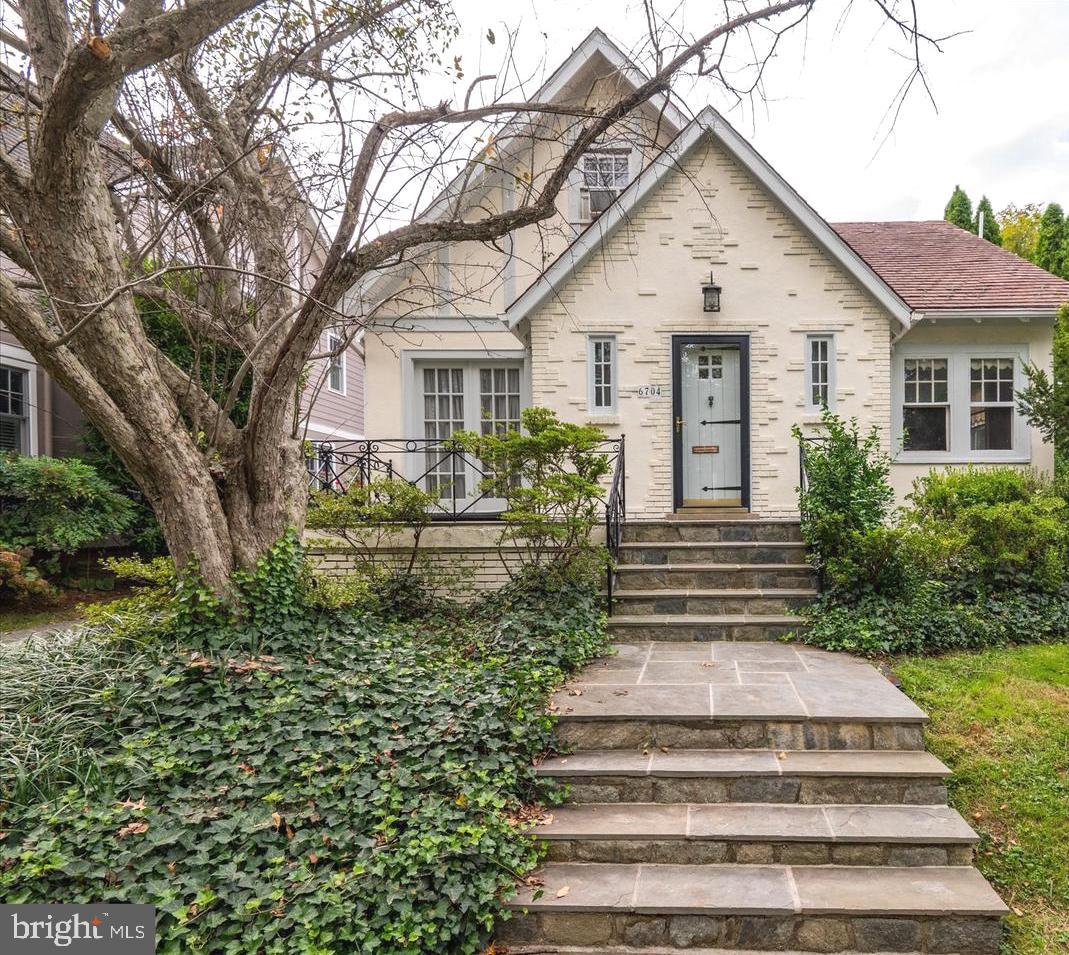 Real estate listing preview #2