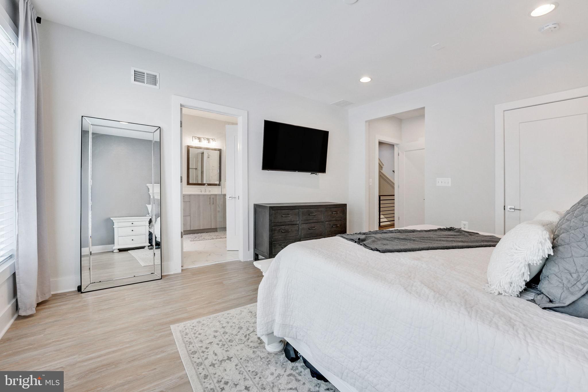 Real estate listing preview #19