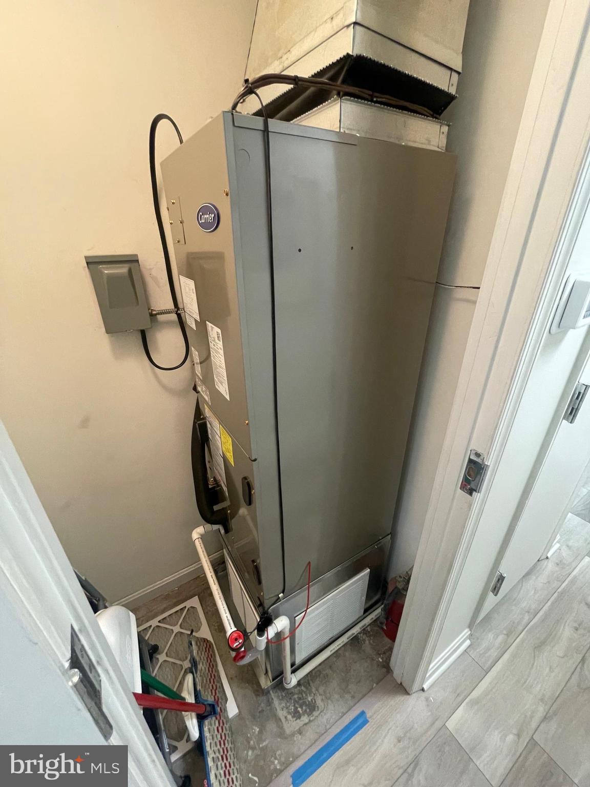 Real estate listing preview #14