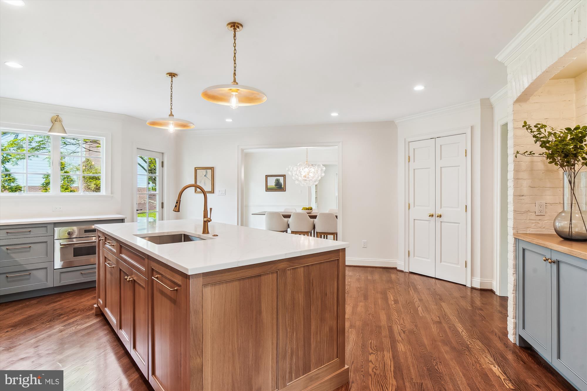 Real estate listing preview #6