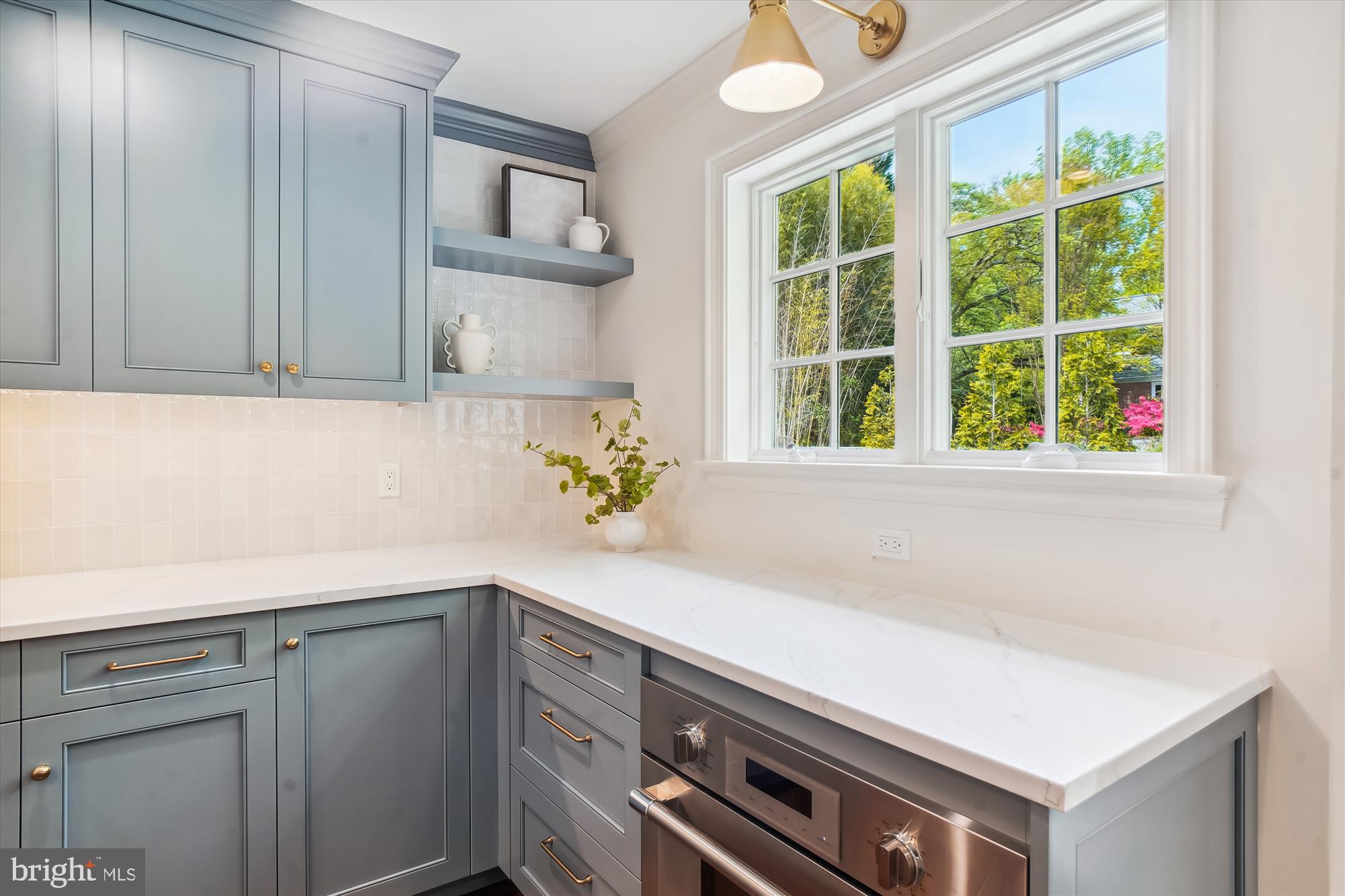 Real estate listing preview #8