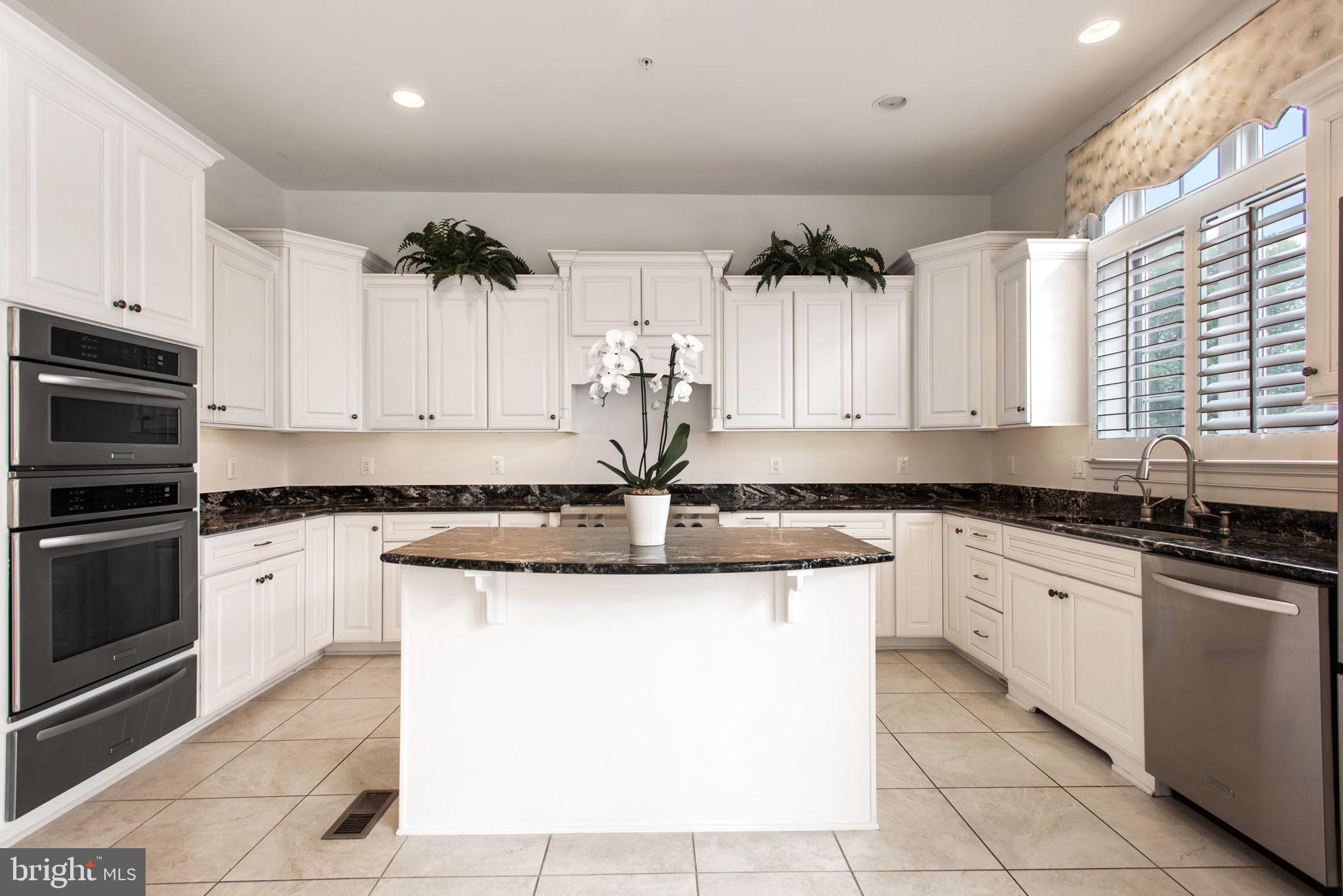 Real estate listing preview #24