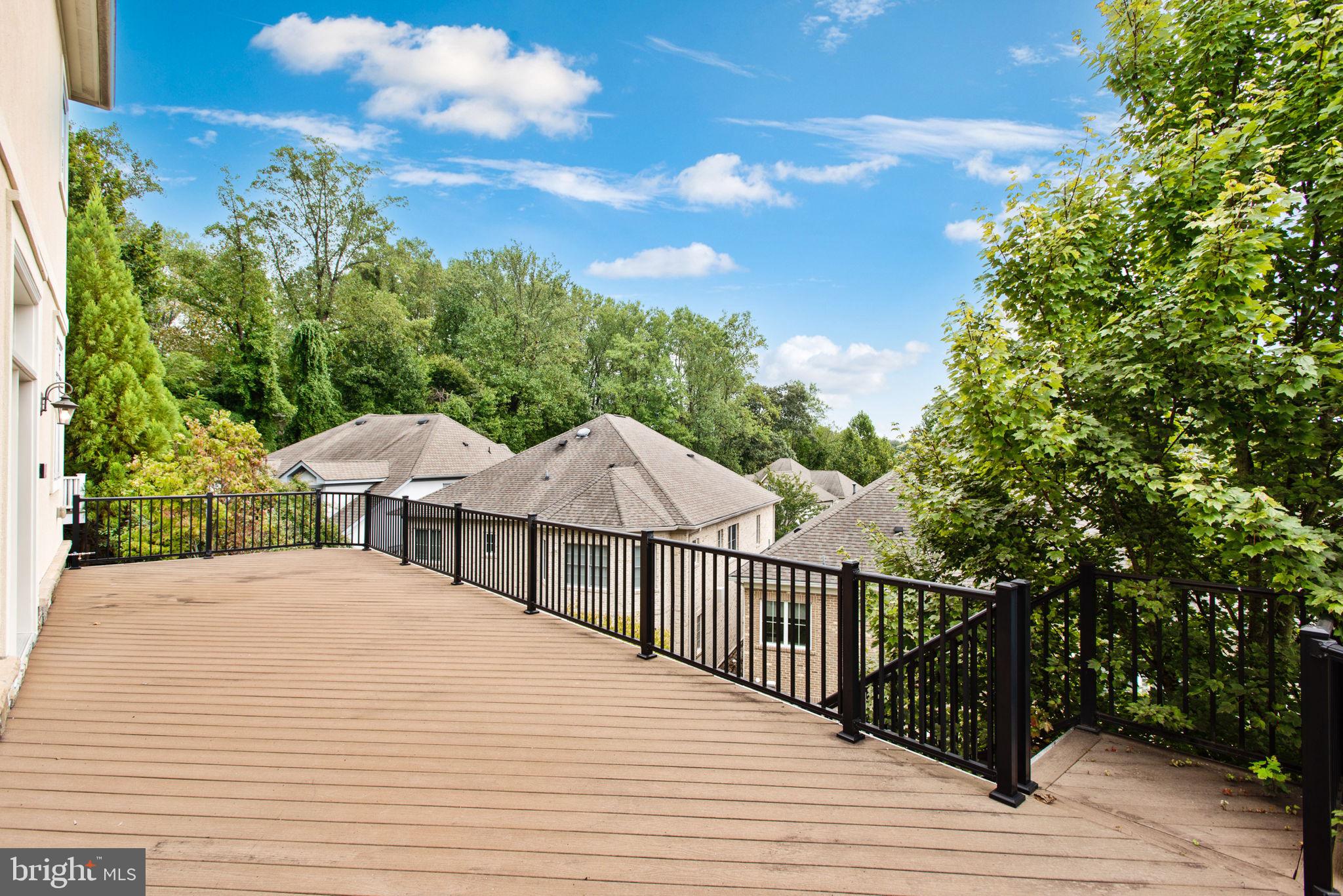 Real estate listing preview #32