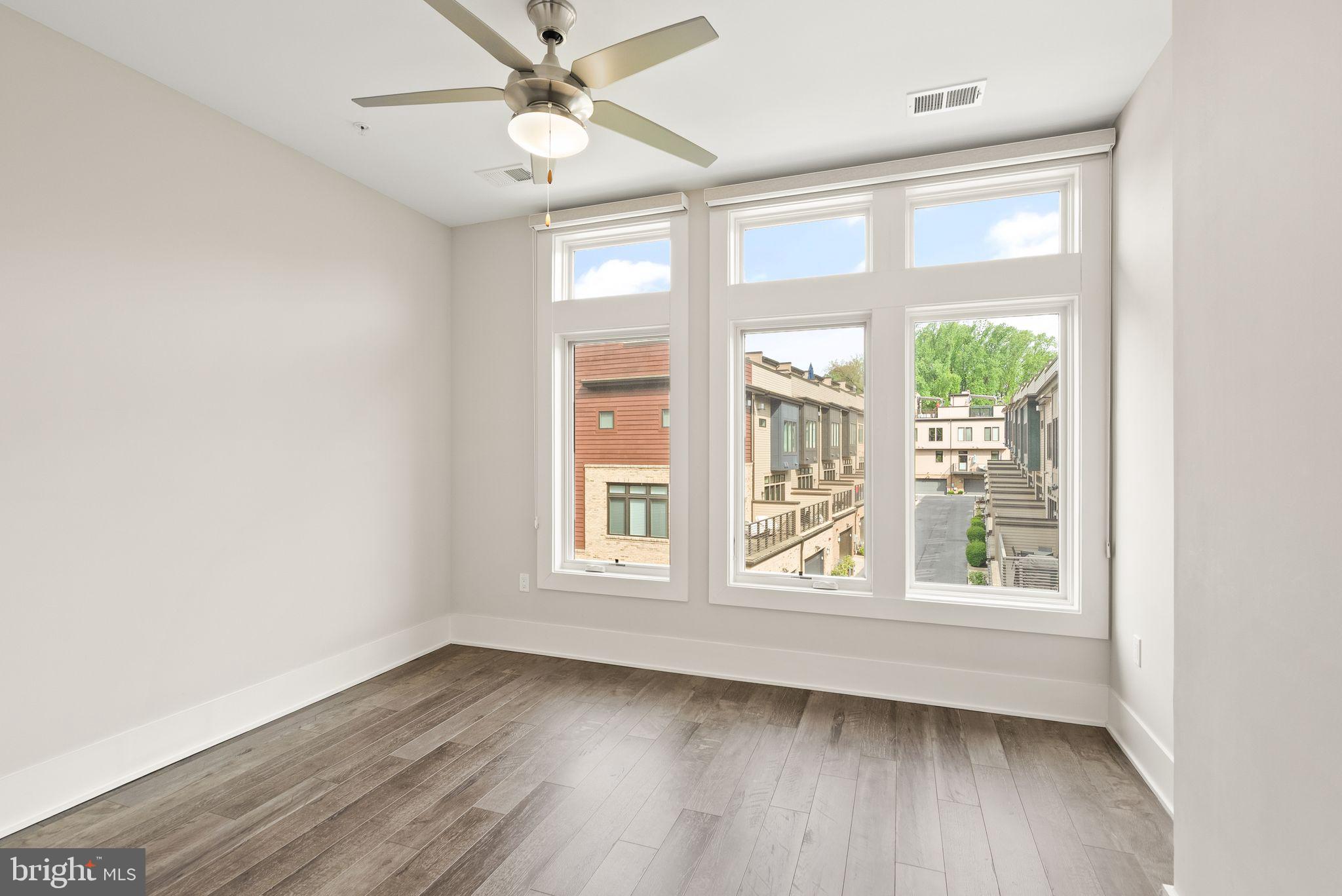 Real estate listing preview #32