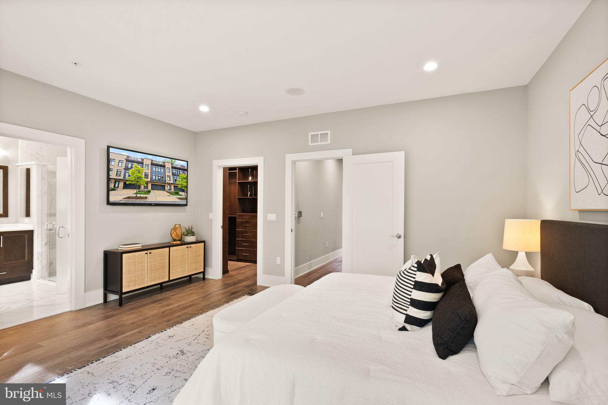 Real estate listing preview #28