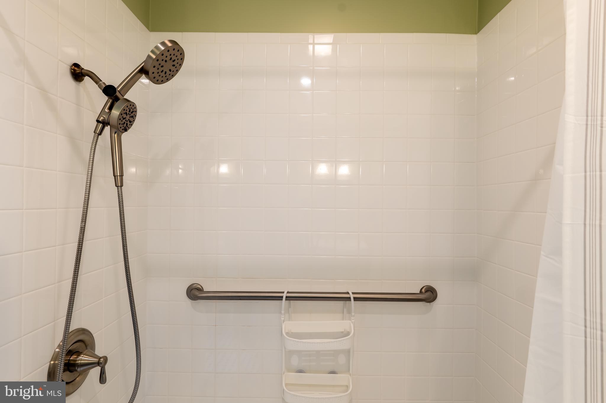 Real estate listing preview #24