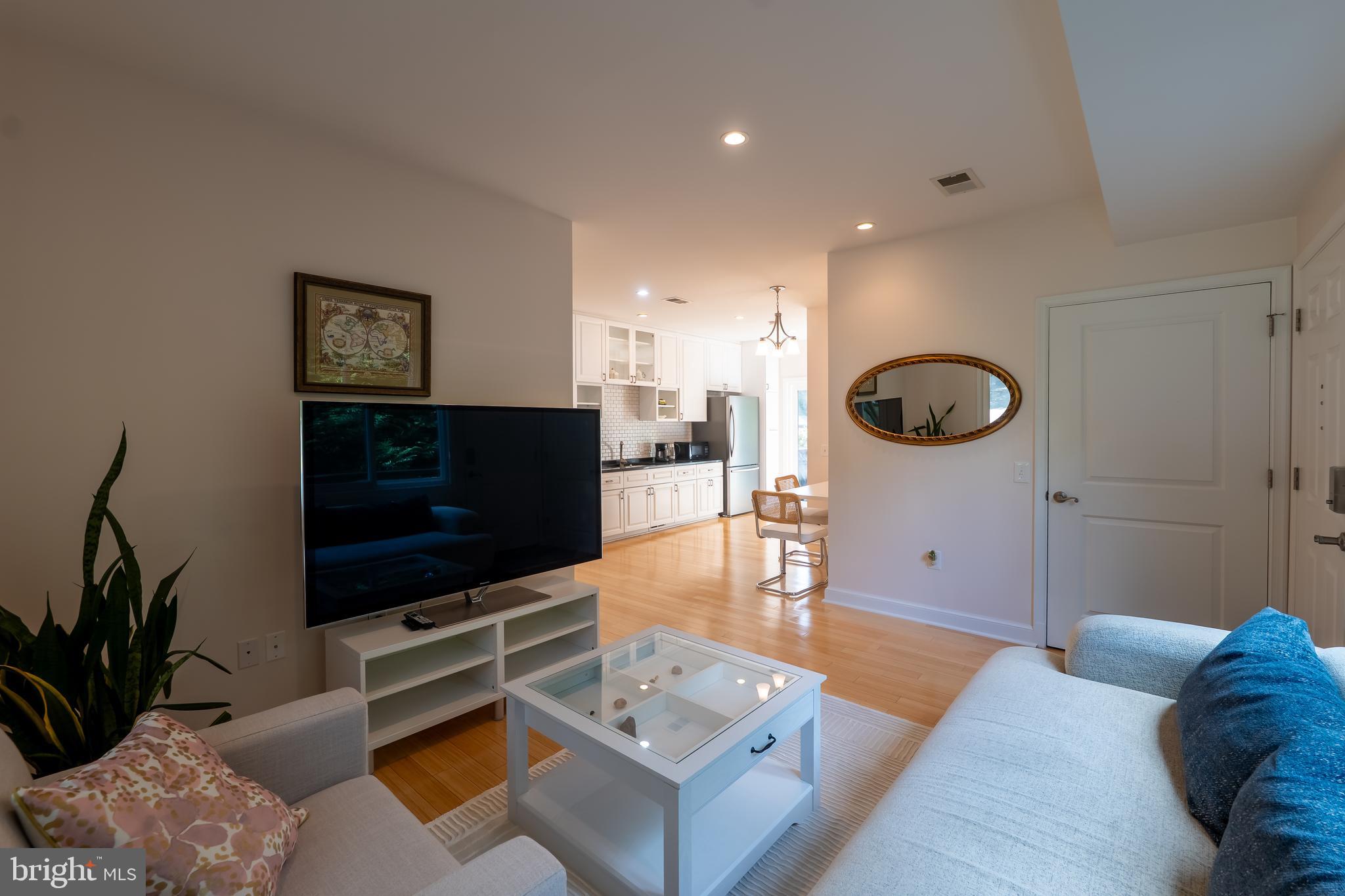 Real estate listing preview #11