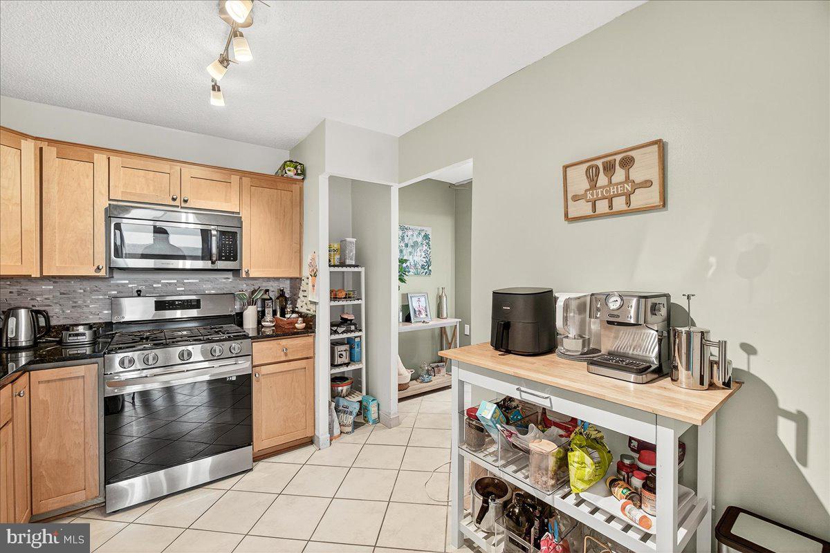 Real estate listing preview #16