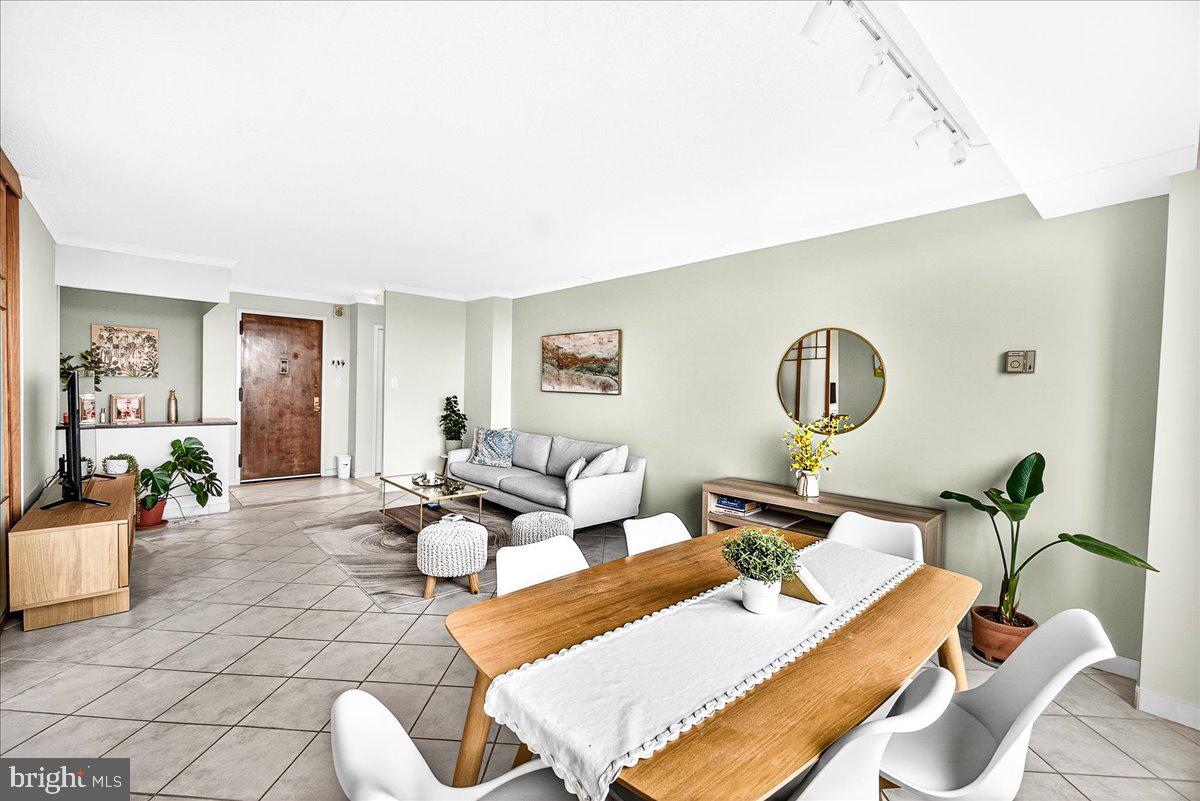 Real estate listing preview #8