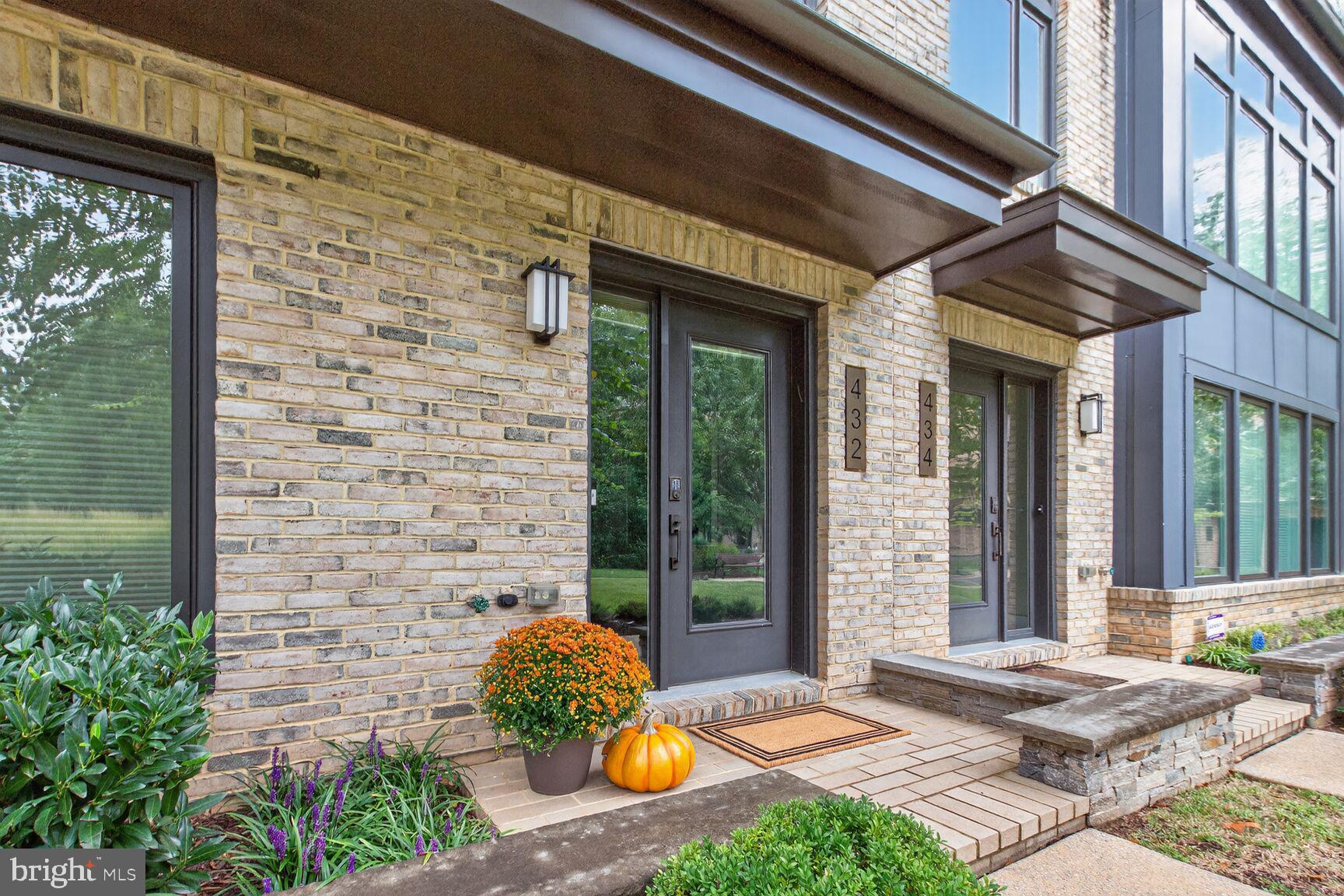 Real estate listing preview #4