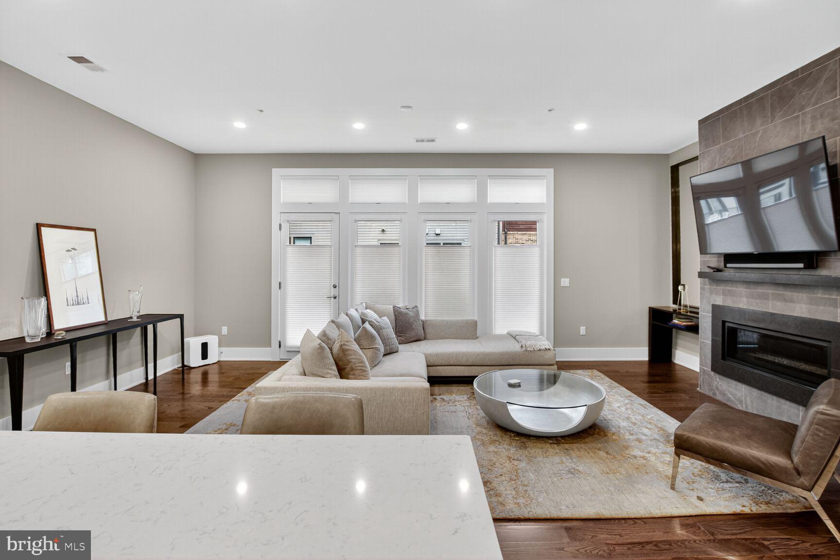 Real estate listing preview #32