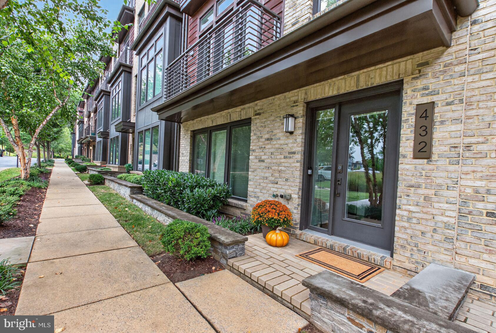 Real estate listing preview #2