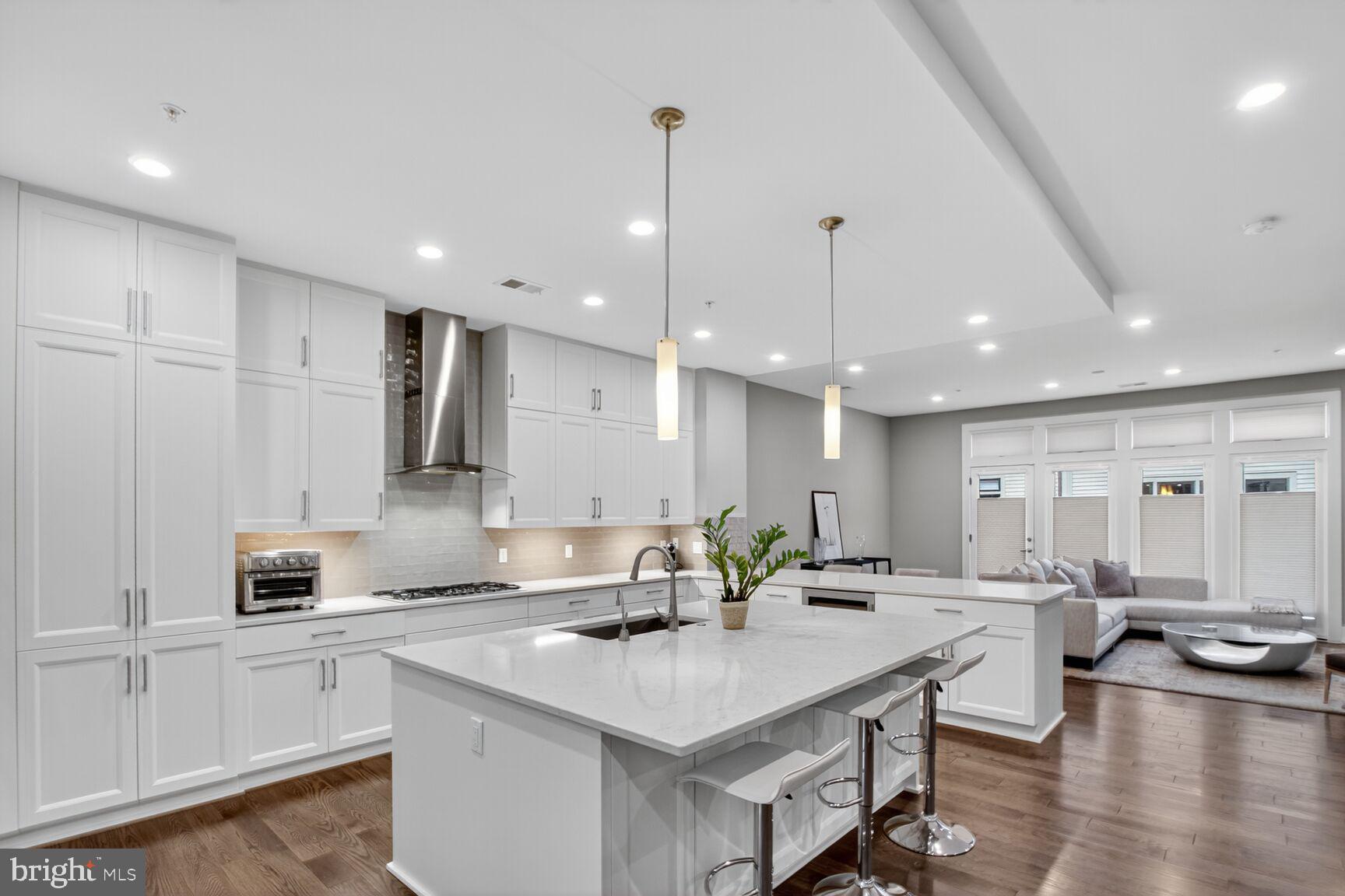 Real estate listing preview #24