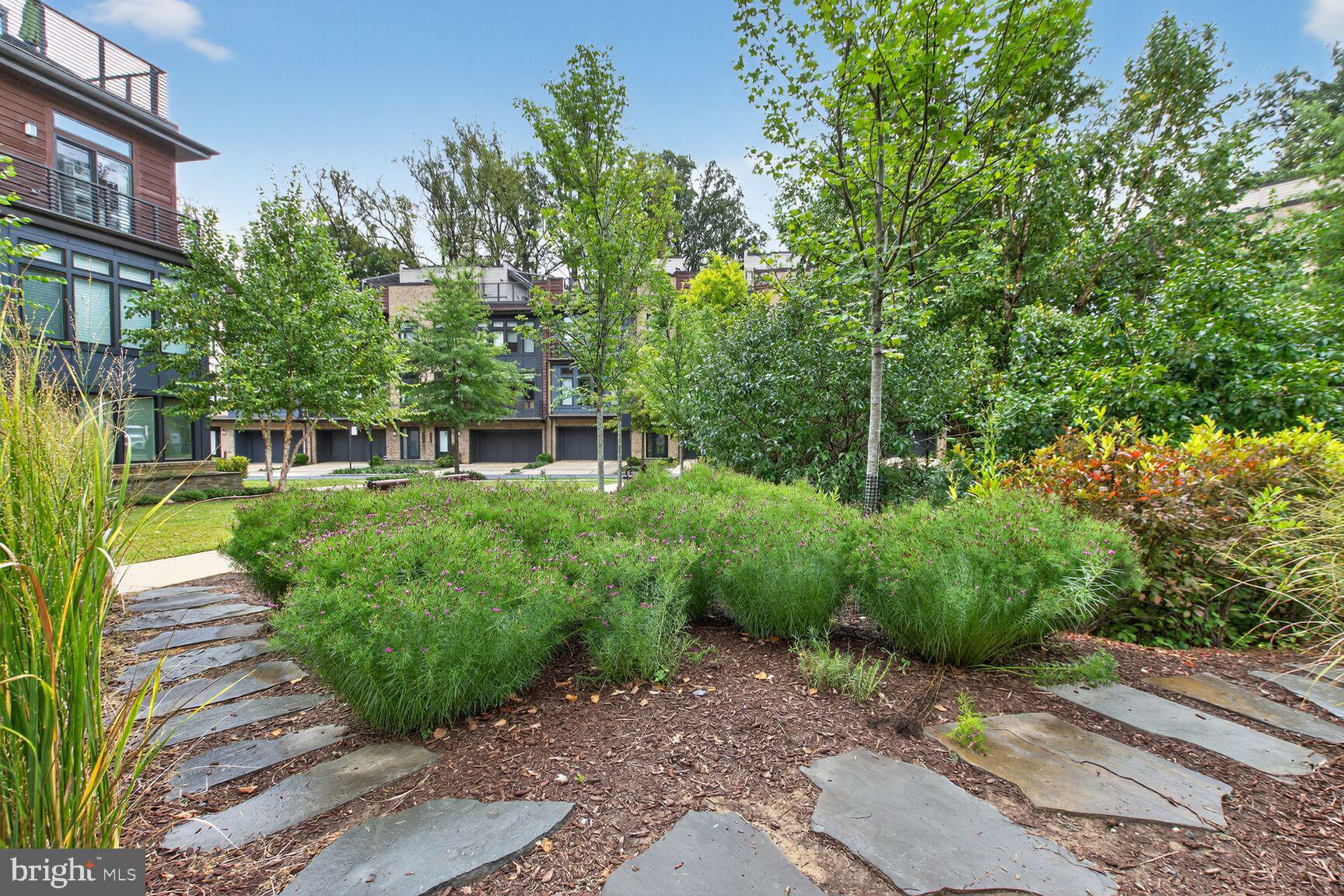 Real estate listing preview #8