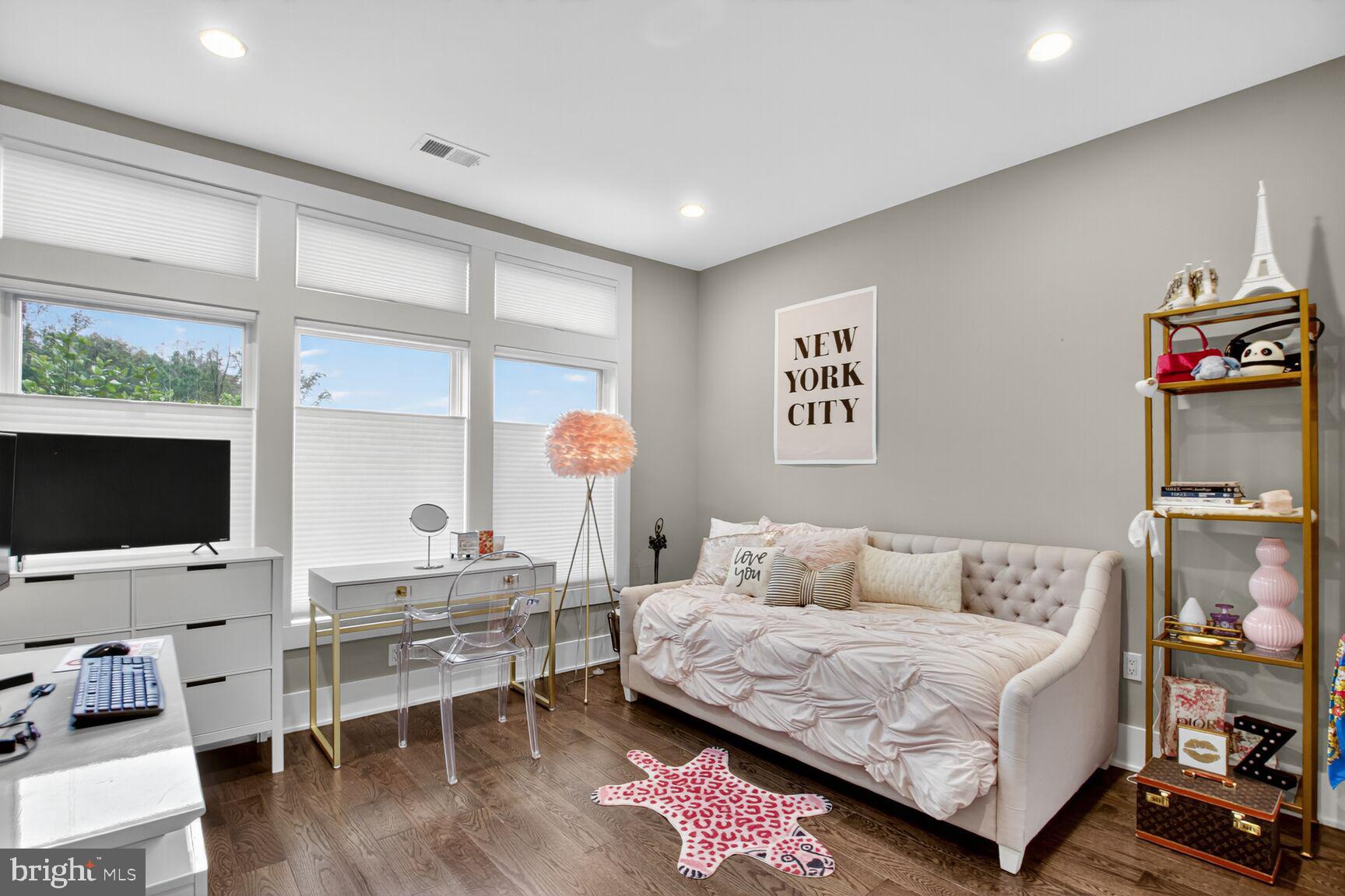 Real estate listing preview #49