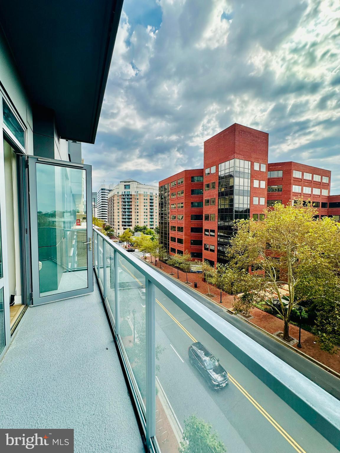 Real estate listing preview #30