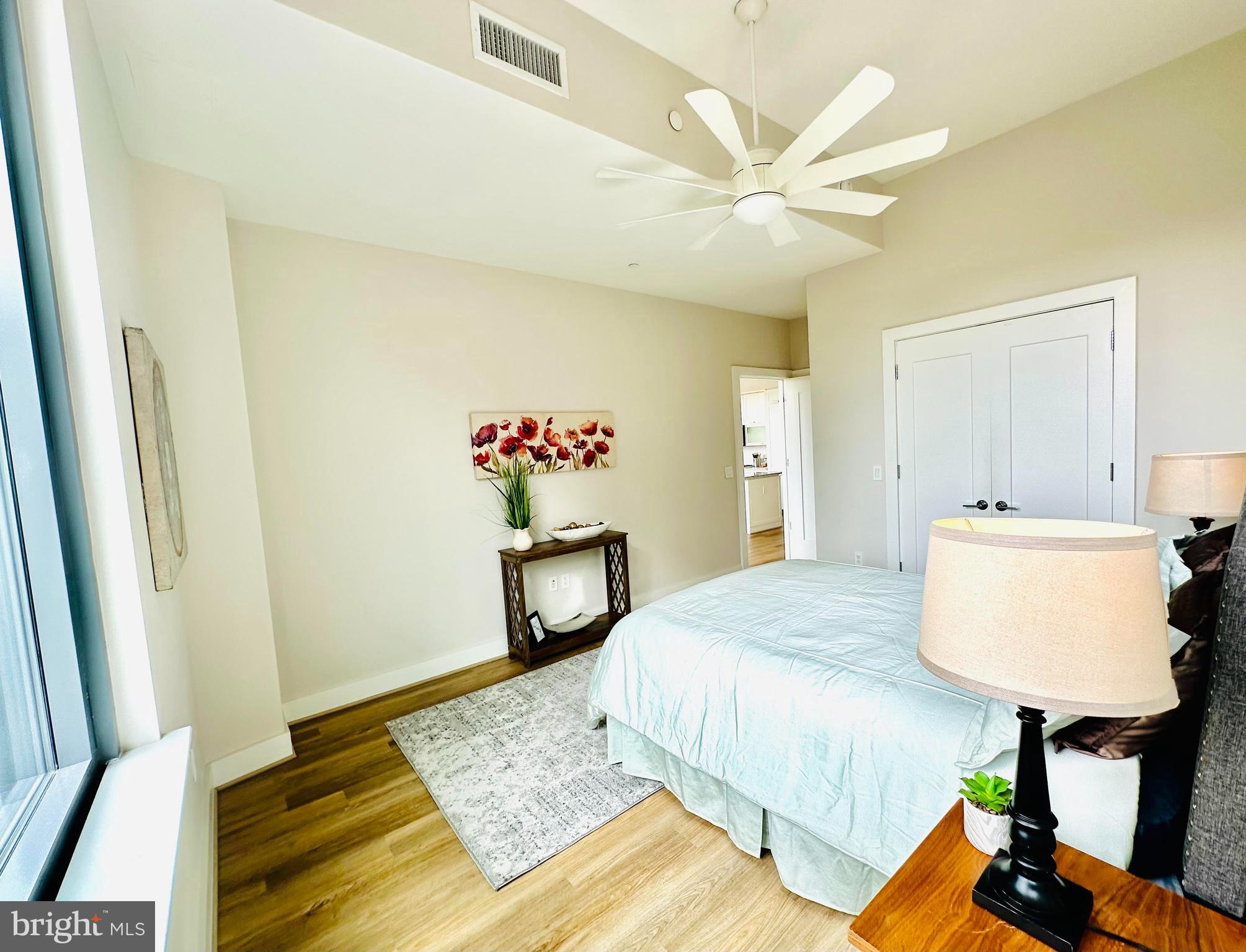 Real estate listing preview #24