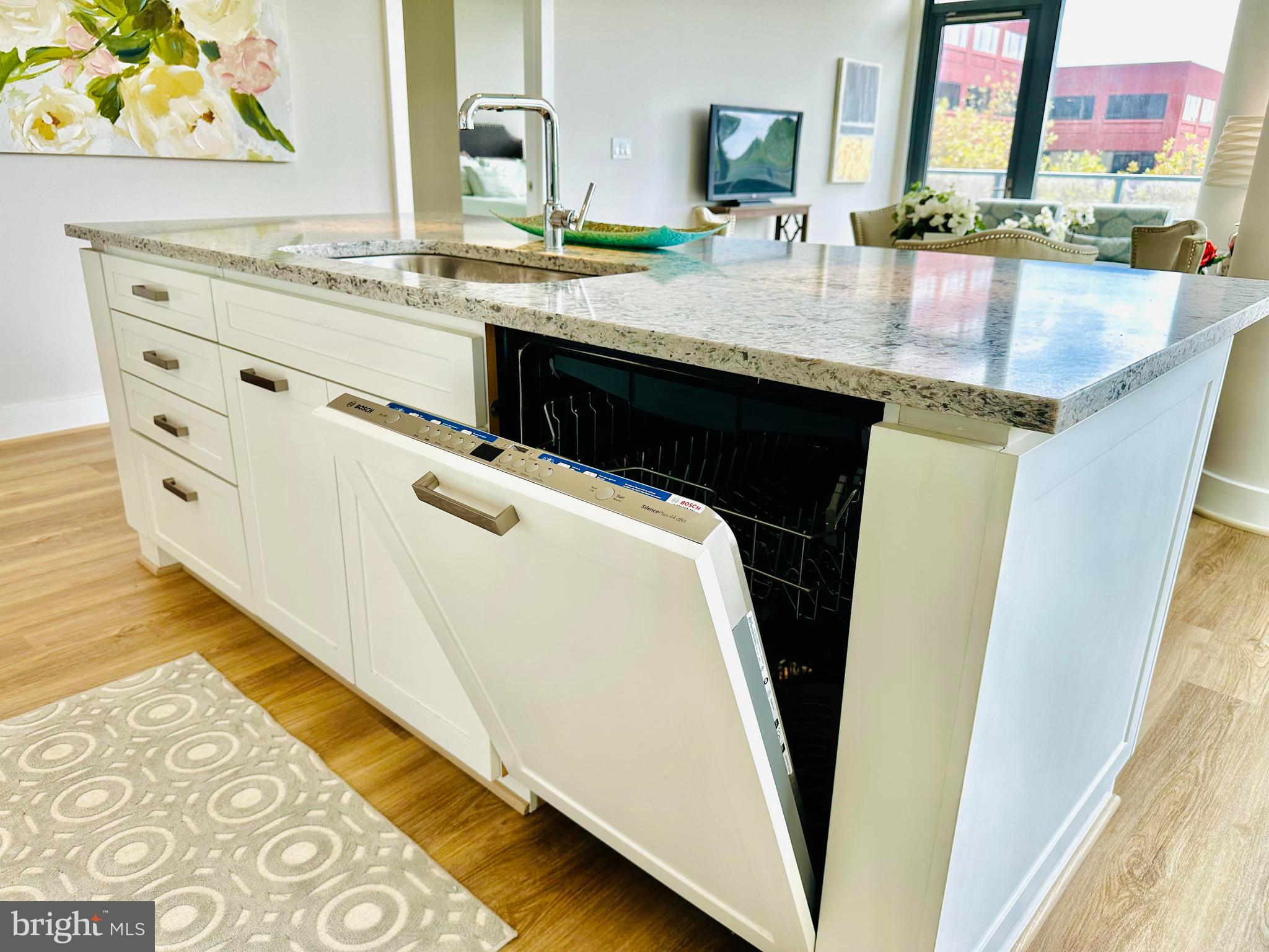 Real estate listing preview #18