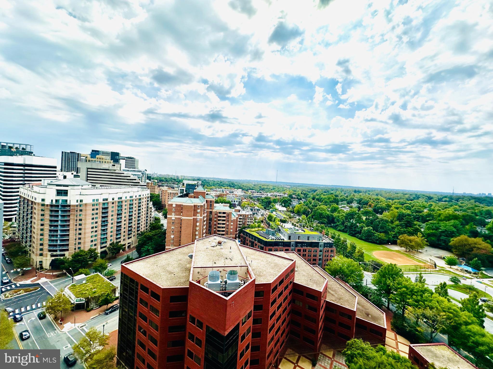 Real estate listing preview #34