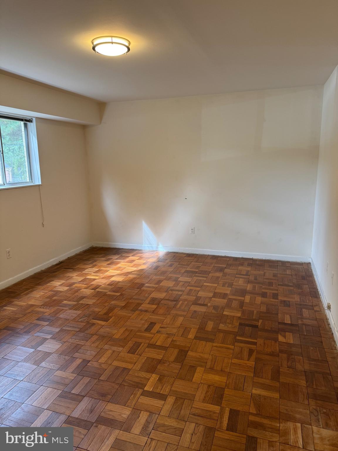 Real estate listing preview #12