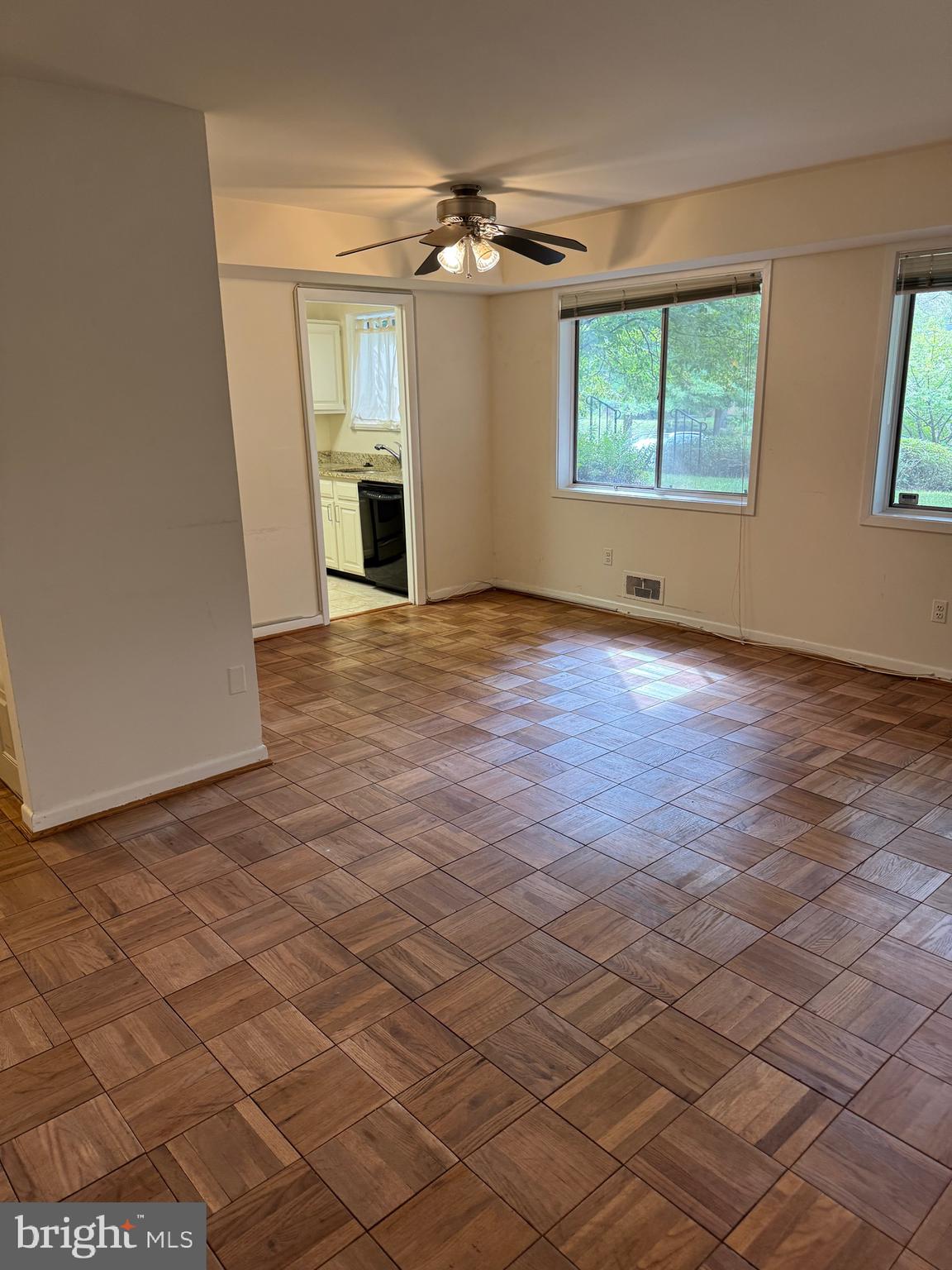 Real estate listing preview #8