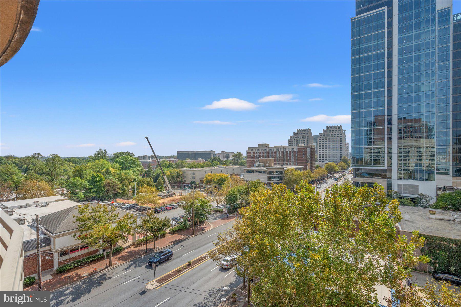 Real estate listing preview #14