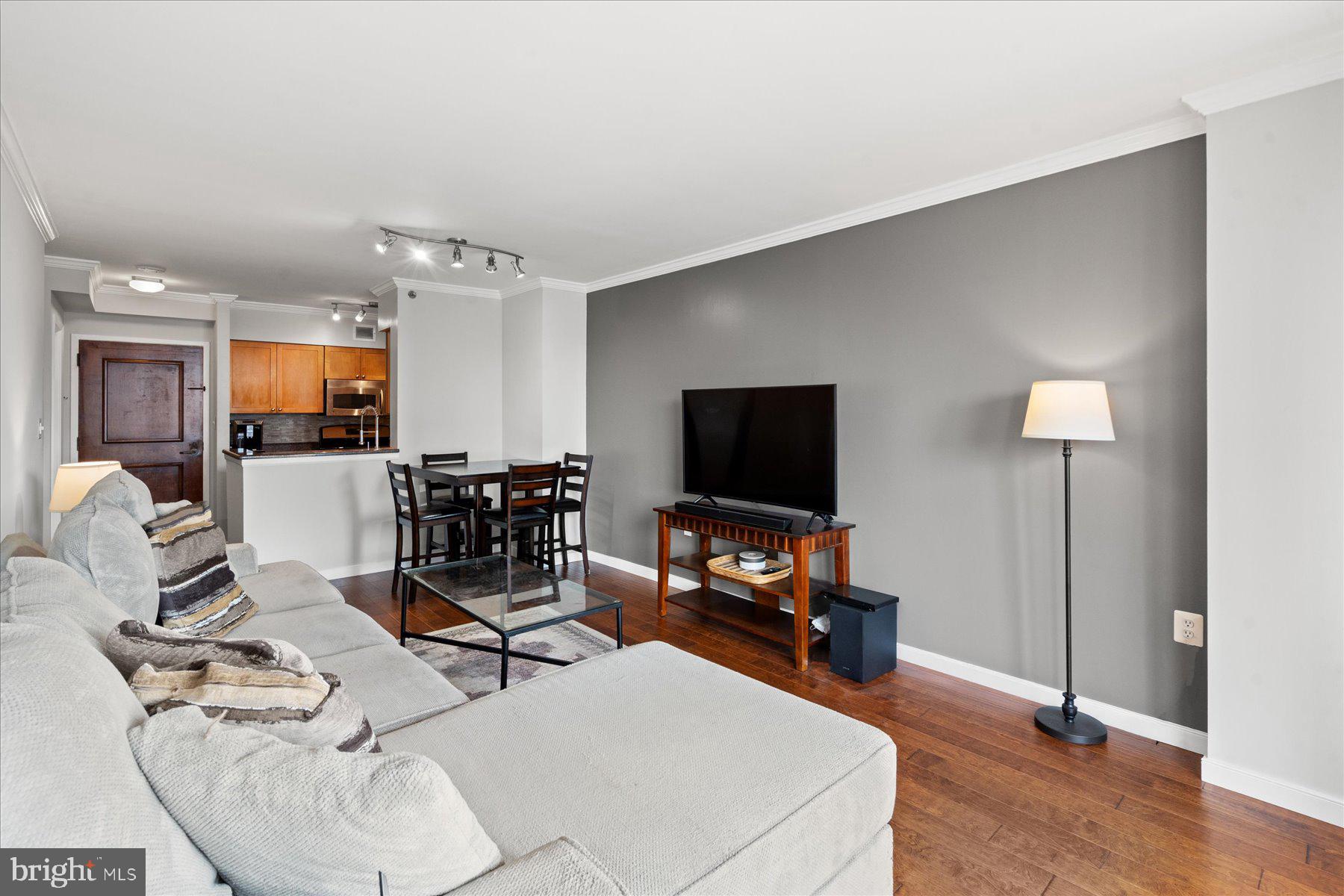 Real estate listing preview #3