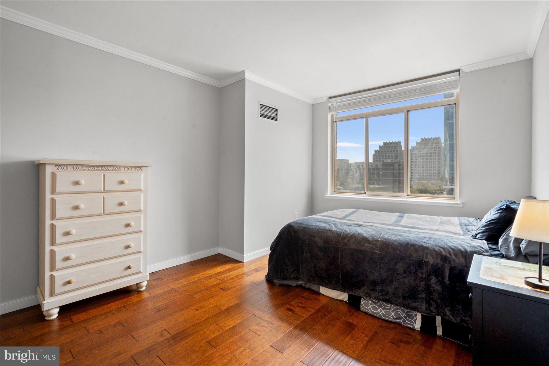 Real estate listing preview #9