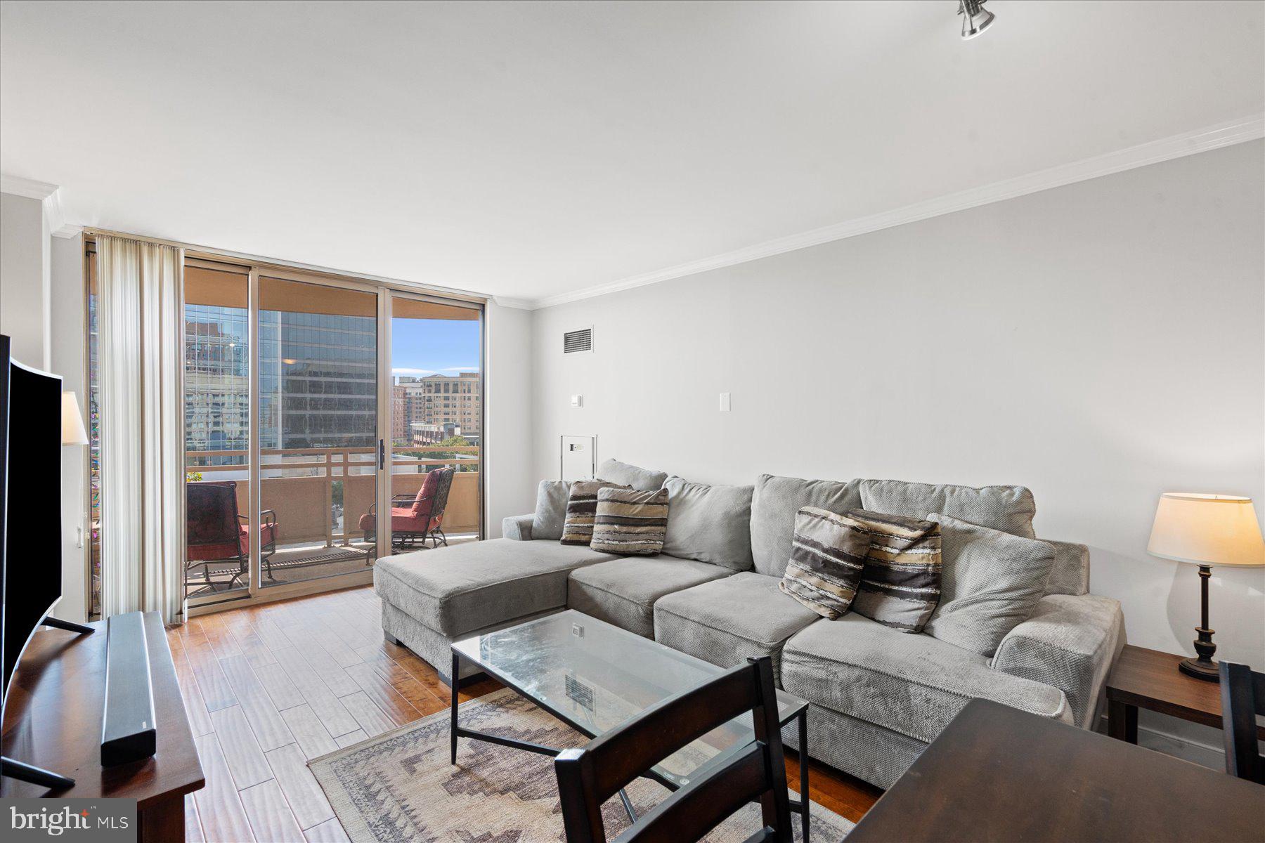 Real estate listing preview #2