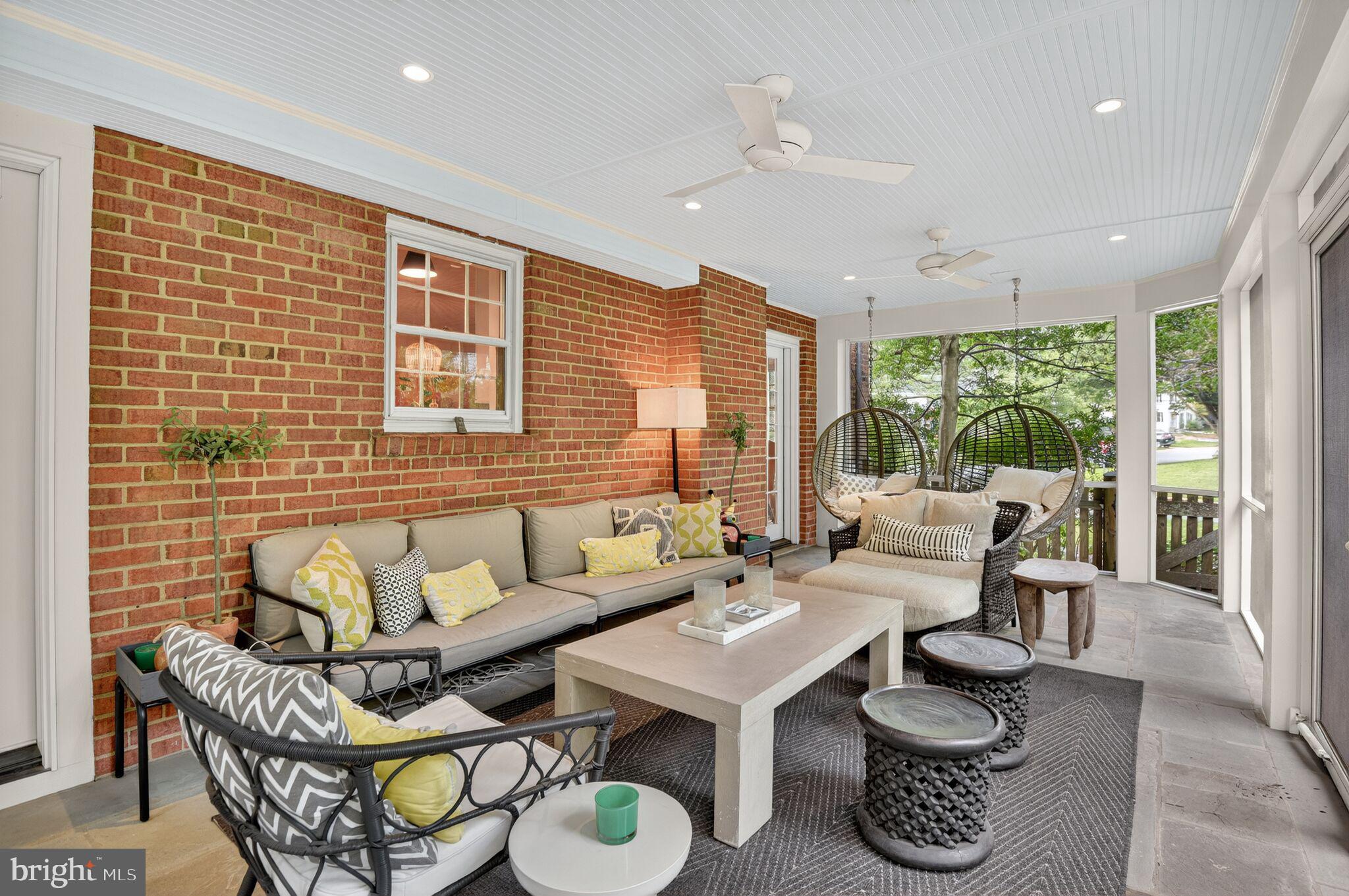 Real estate listing preview #12