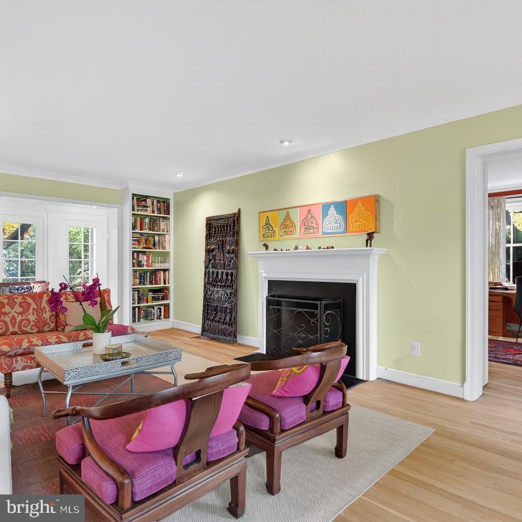 Real estate listing preview #16