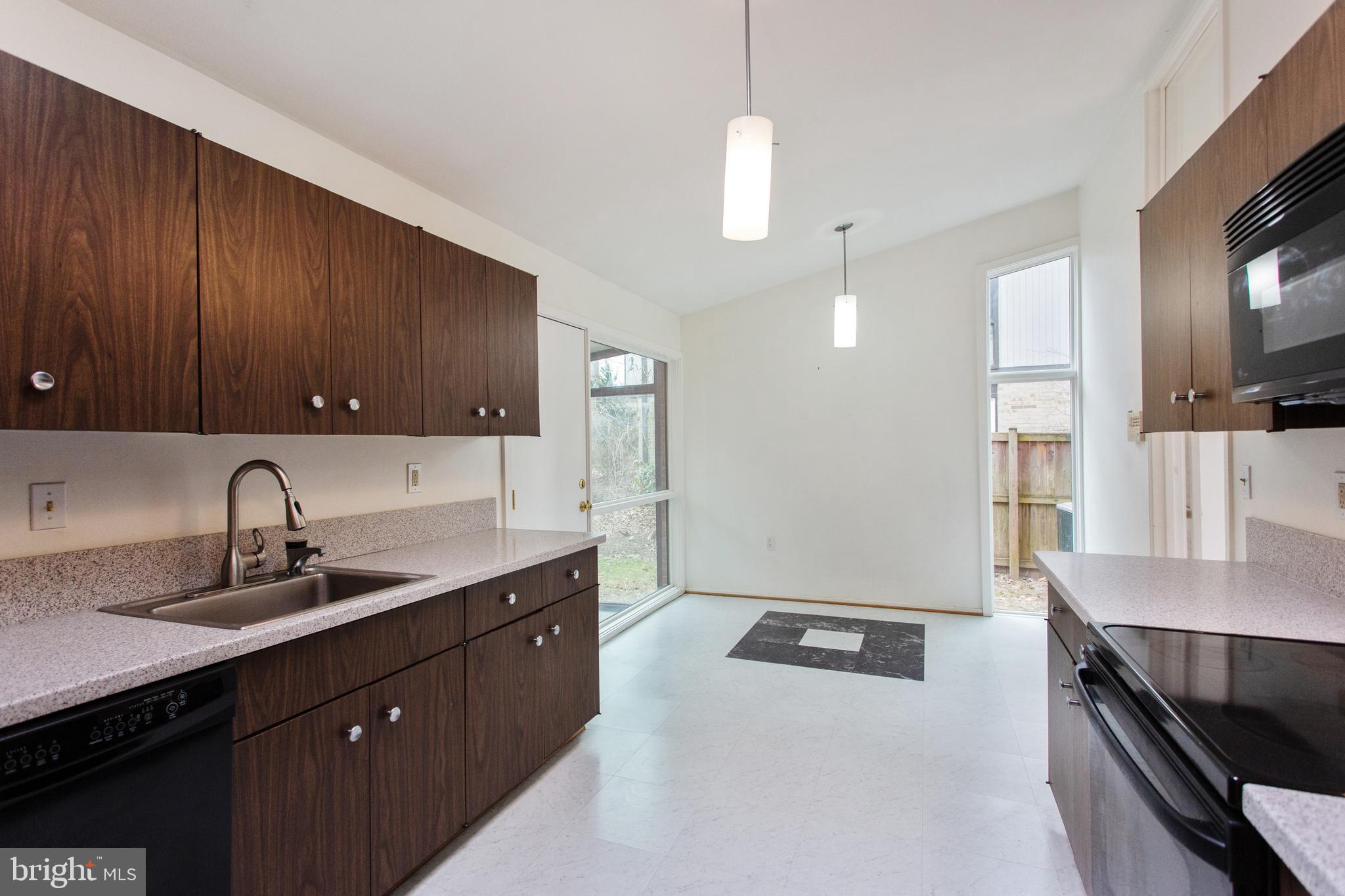 Real estate listing preview #6