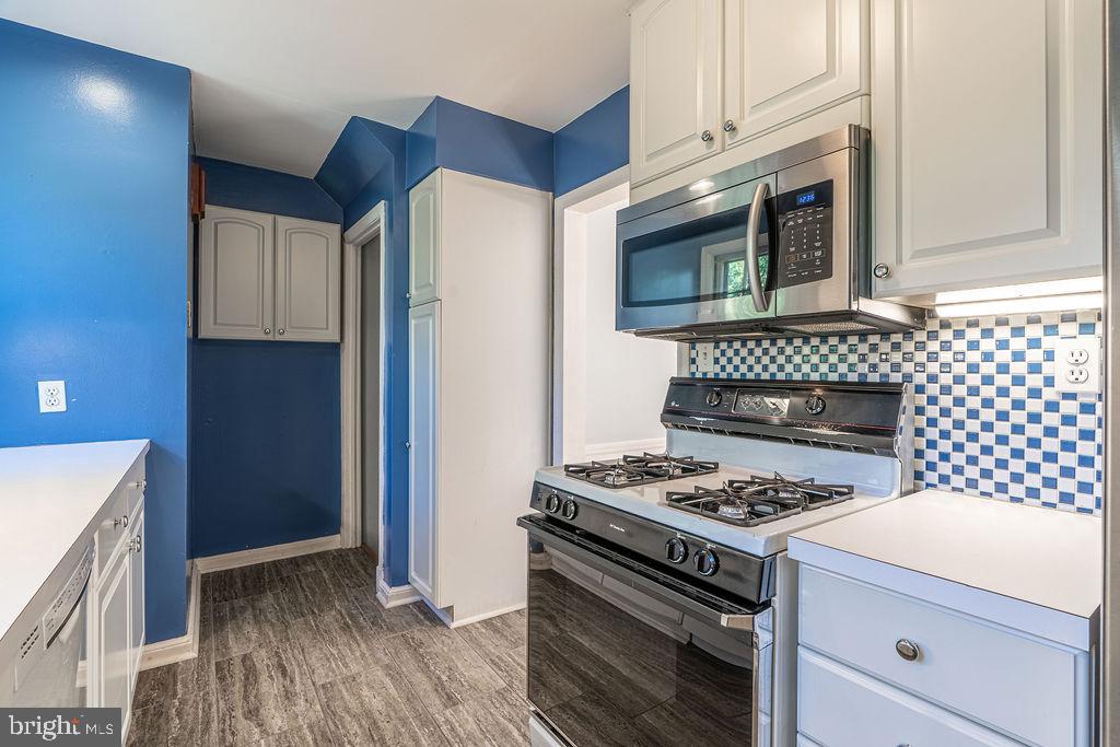 Real estate listing preview #11